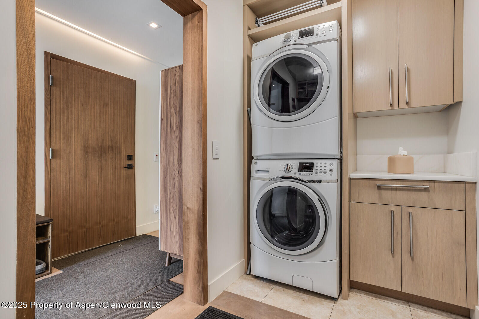 100 Park Avenue Property Photo 32
