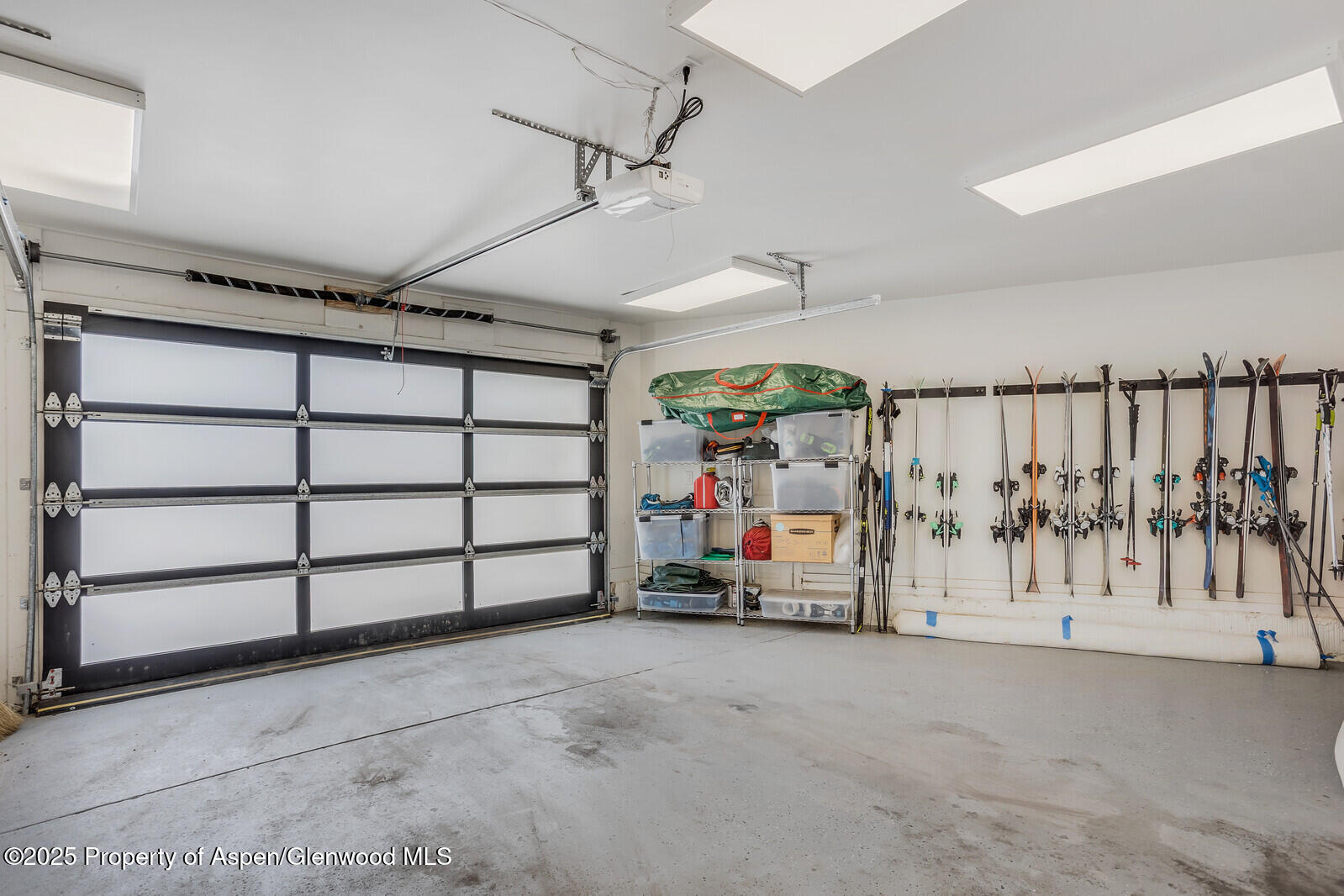 100 Park Avenue Property Photo 34
