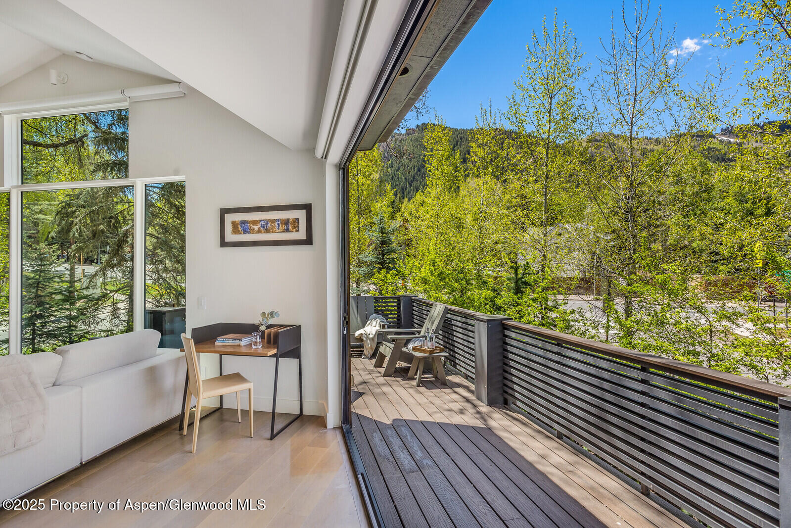 100 Park Avenue Property Photo 35