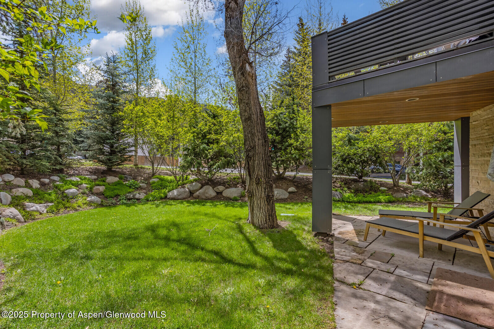 100 Park Avenue Property Photo 38