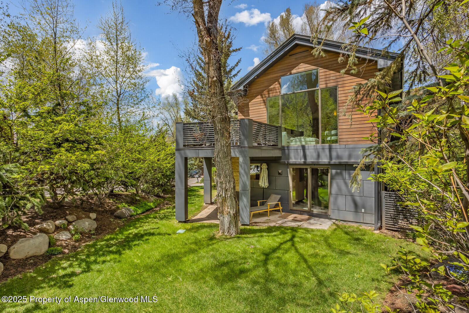 100 Park Avenue Property Photo 40