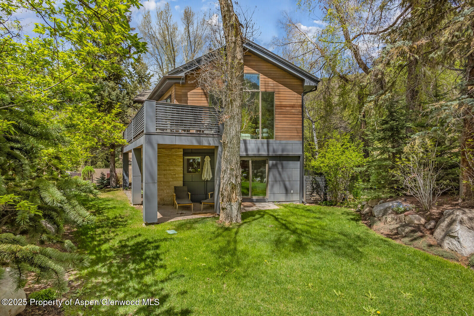 100 Park Avenue Property Photo 41