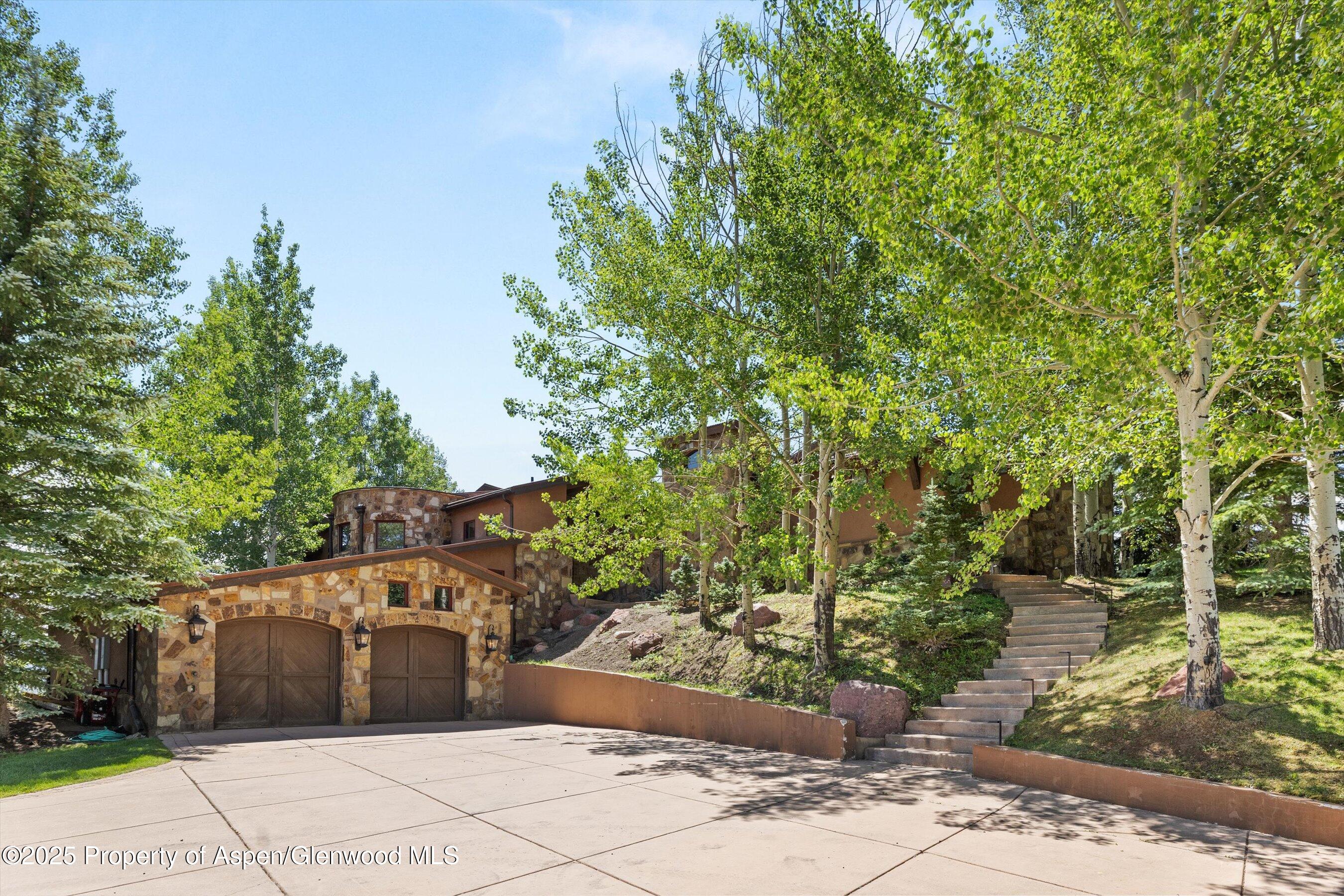 2908 Juniper Hill Drive Property Photo 3