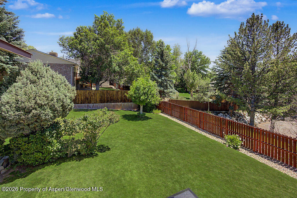 982 Alta Vista Drive Property Photo 27