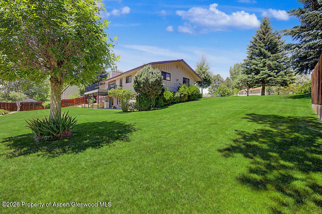 982 Alta Vista Drive Property Photo 38