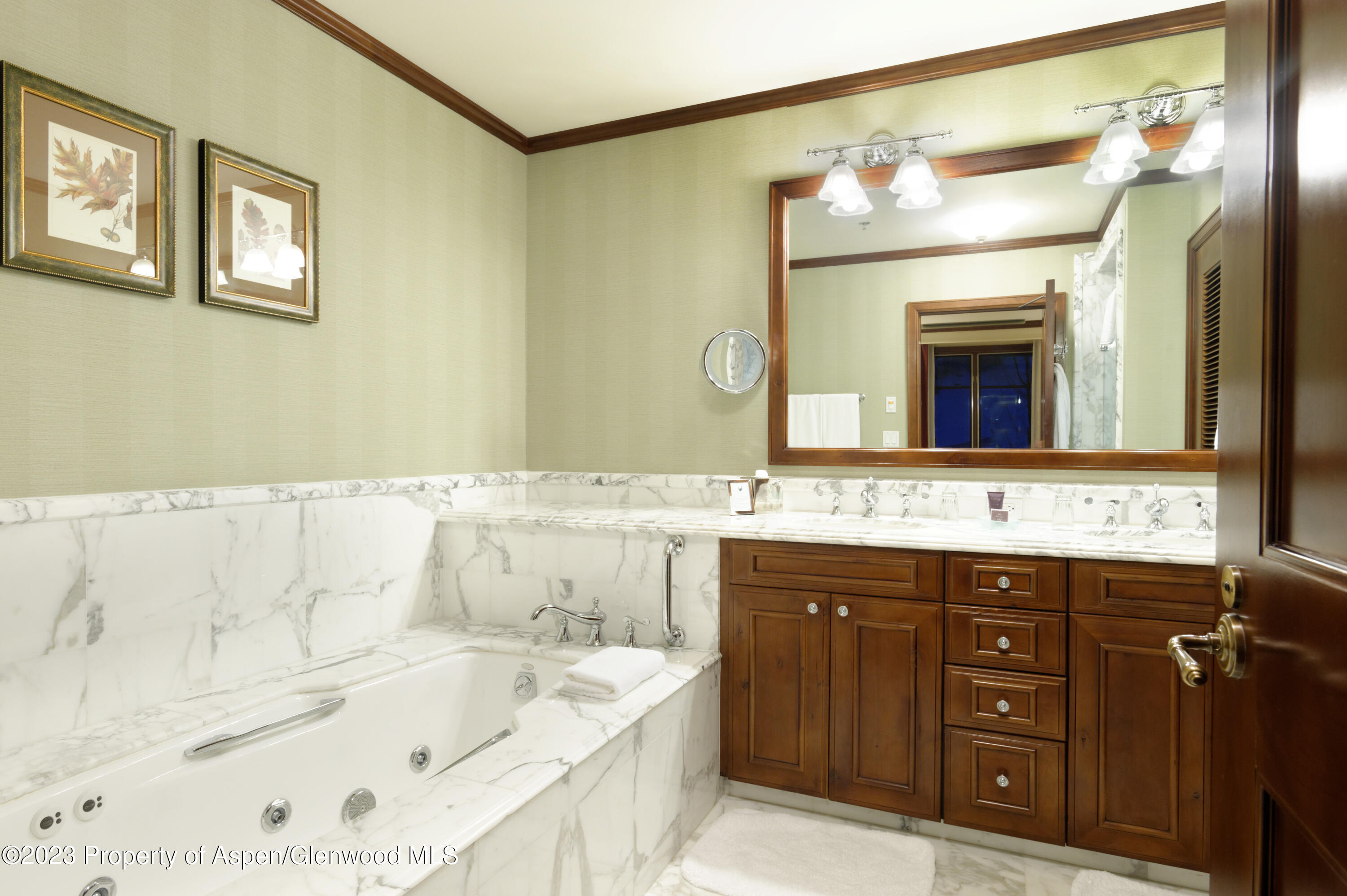 75 Prospector Road 8302-9 Property Photo 10
