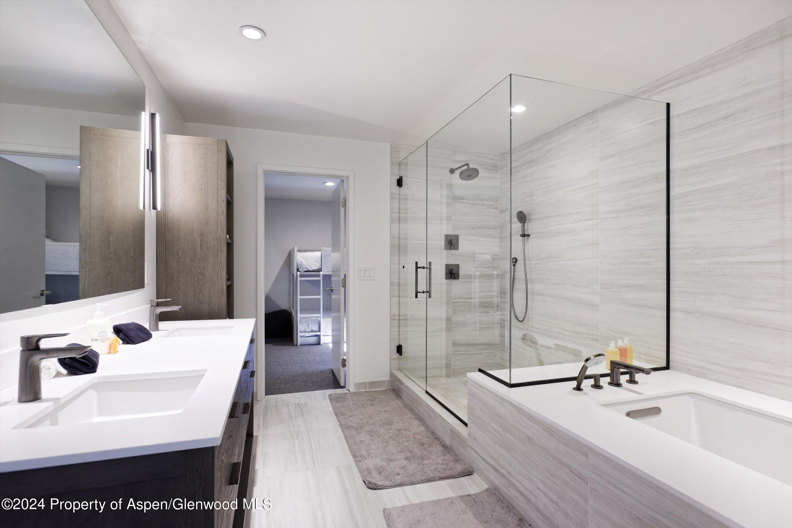 725 Castle Creek Drive Property Photo 10