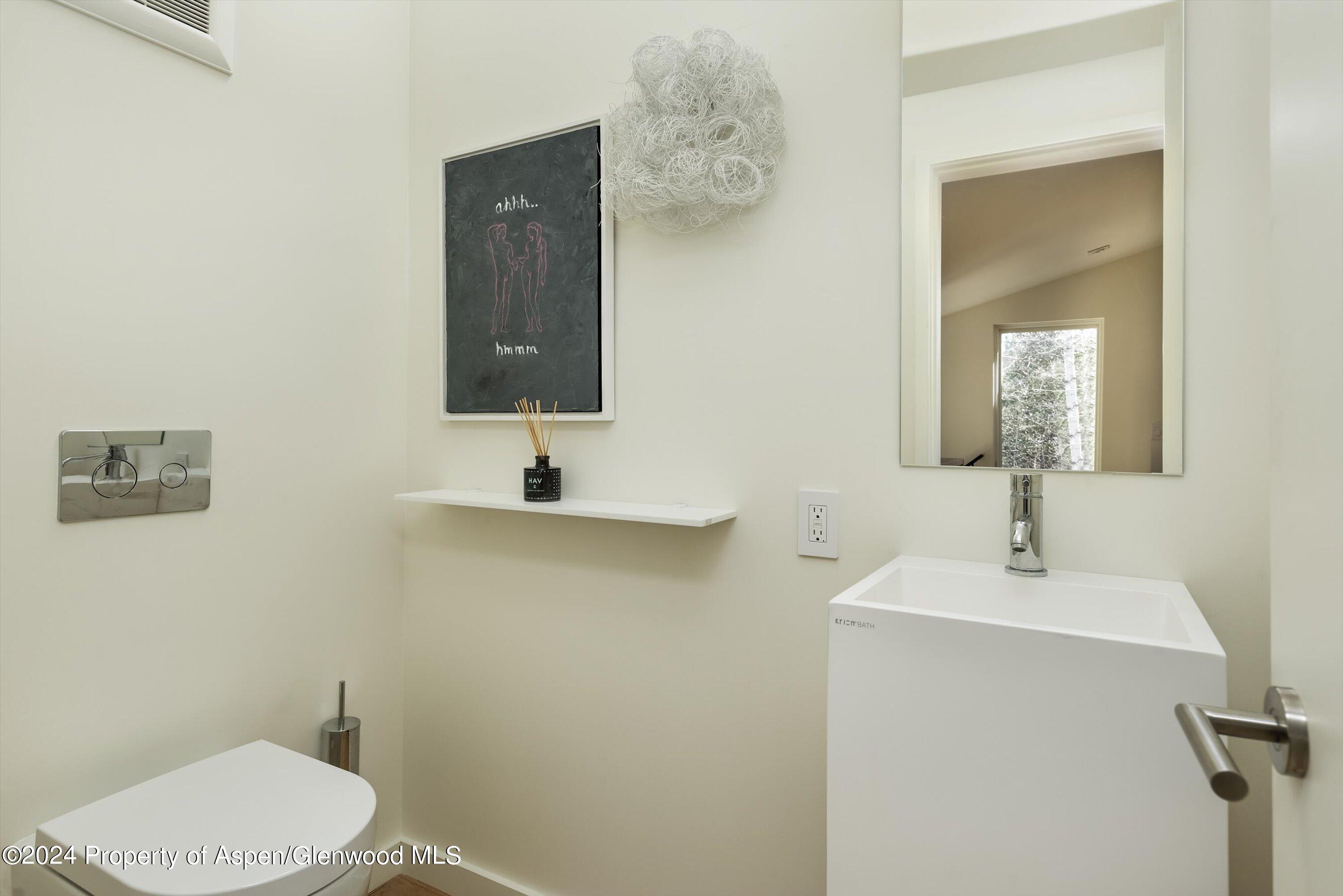 725 Castle Creek Drive Property Photo 18