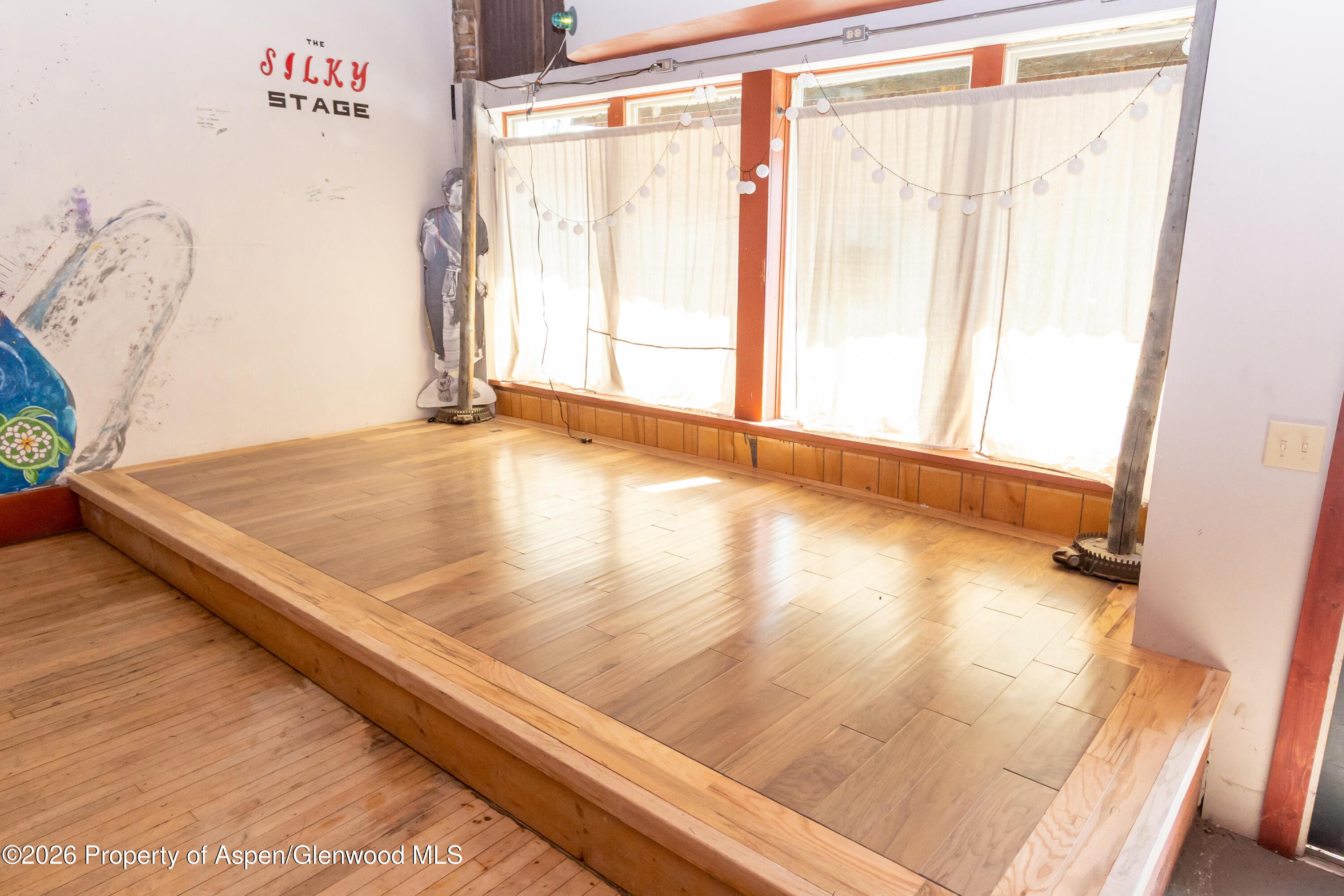 275 6th Street Property Photo 9
