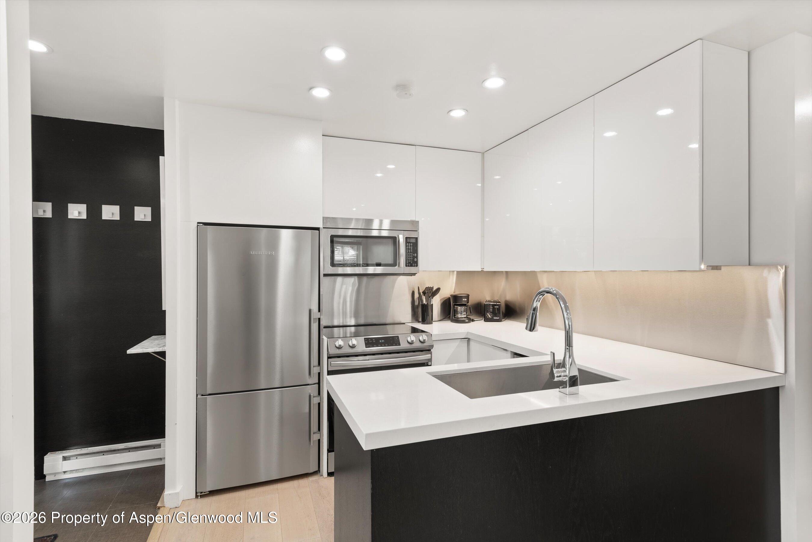 805 E Cooper Avenue 2 Property Photo 4