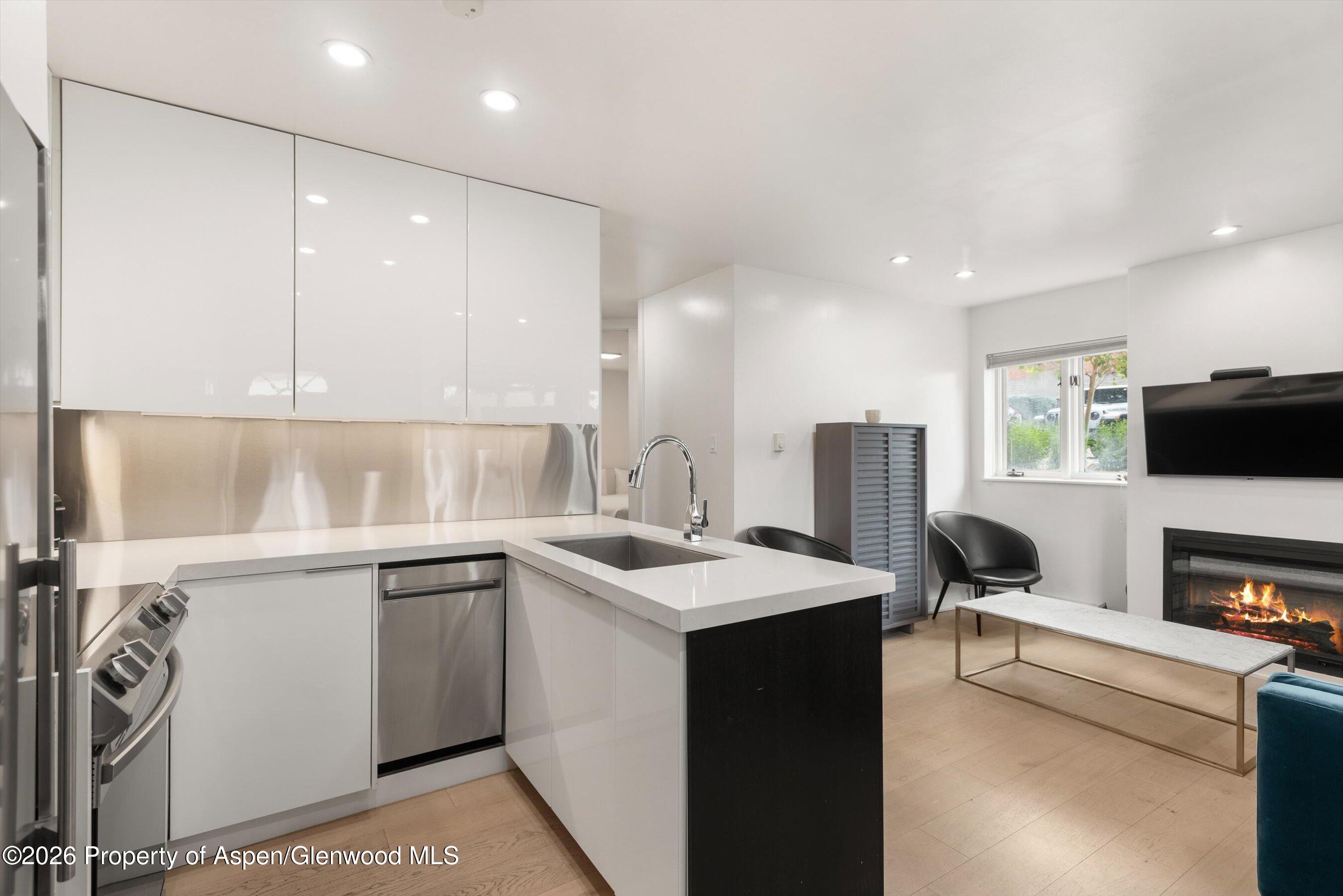 805 E Cooper Avenue 2 Property Photo 6