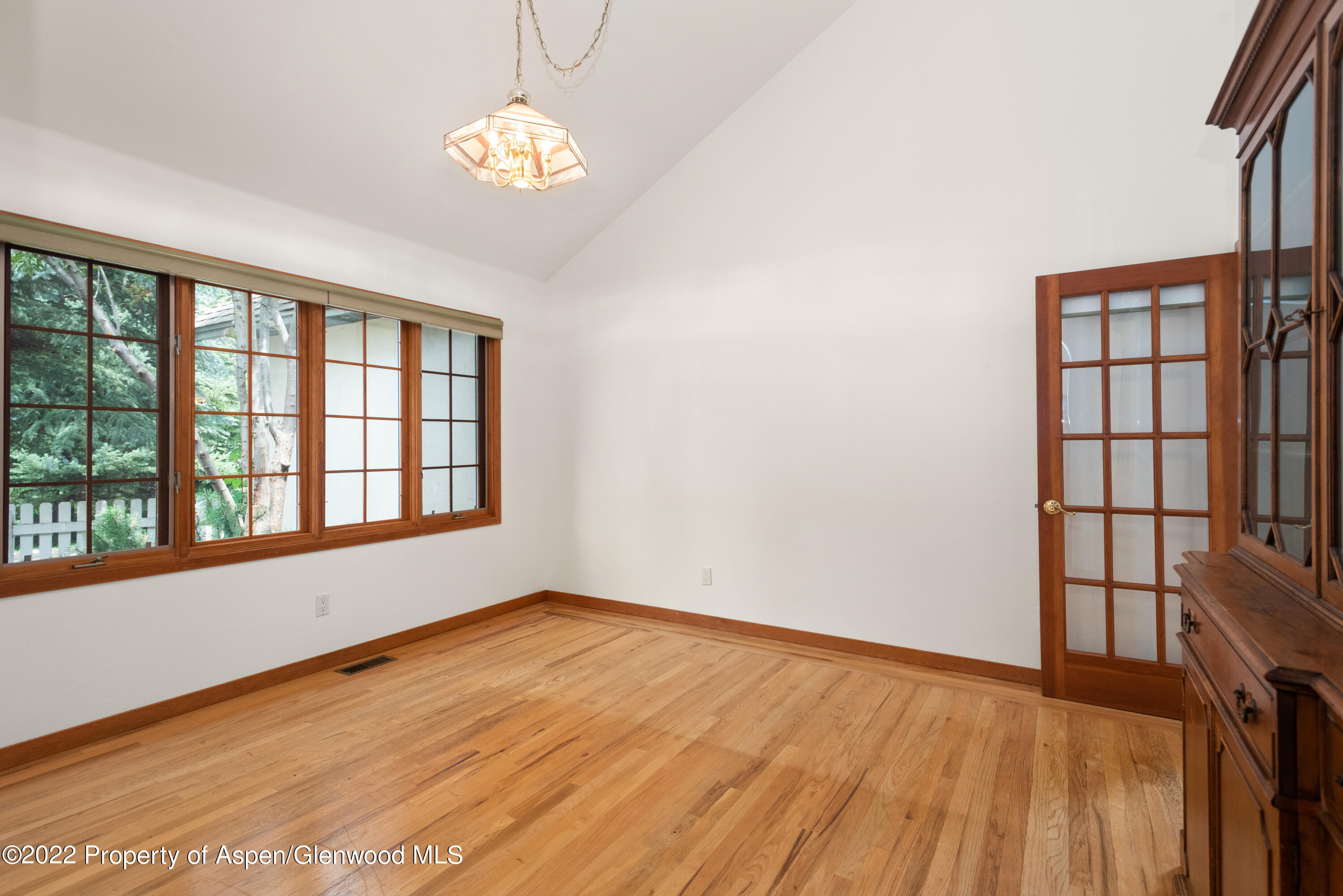 180 River Oaks Lane Property Photo 9