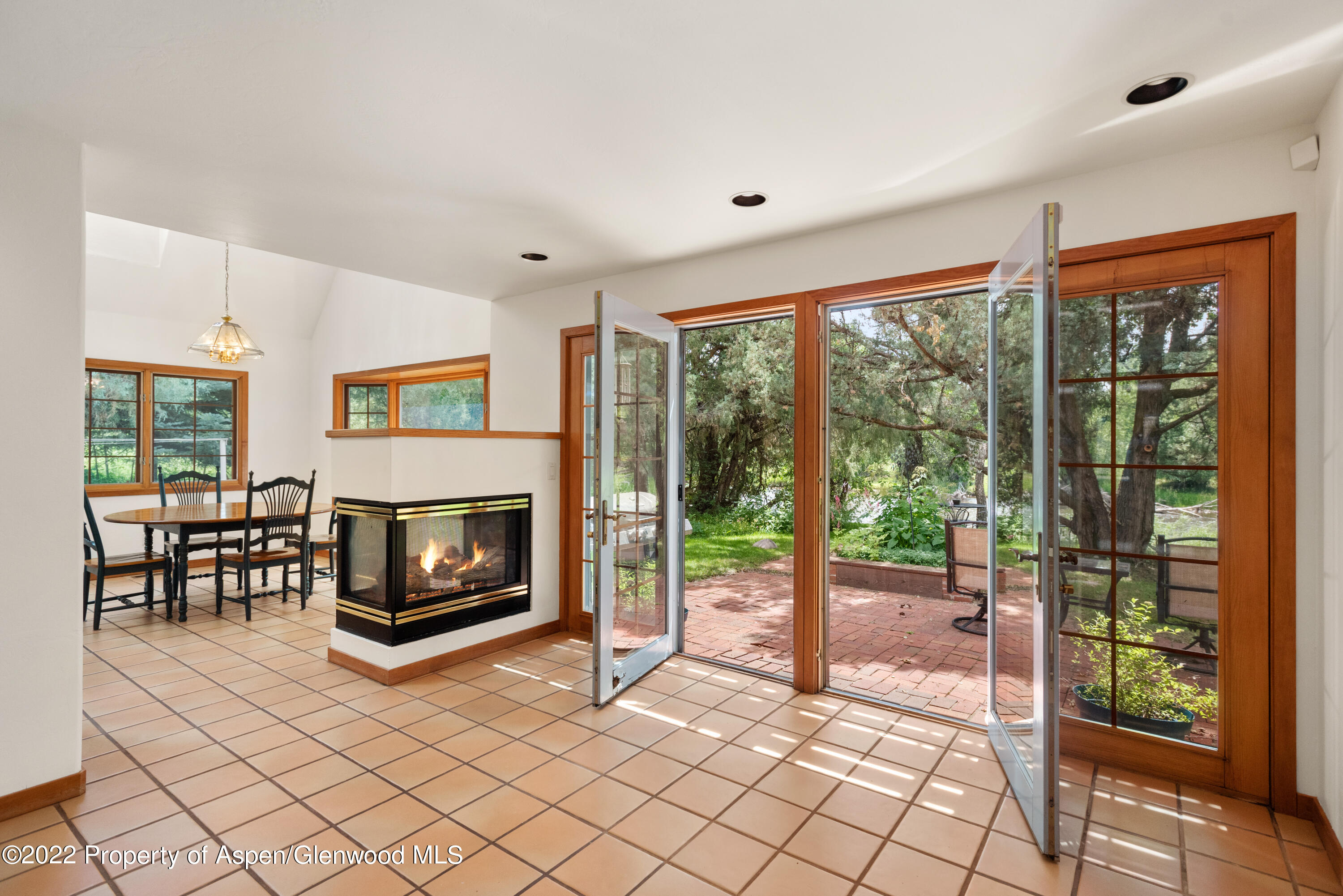 180 River Oaks Lane Property Photo 15
