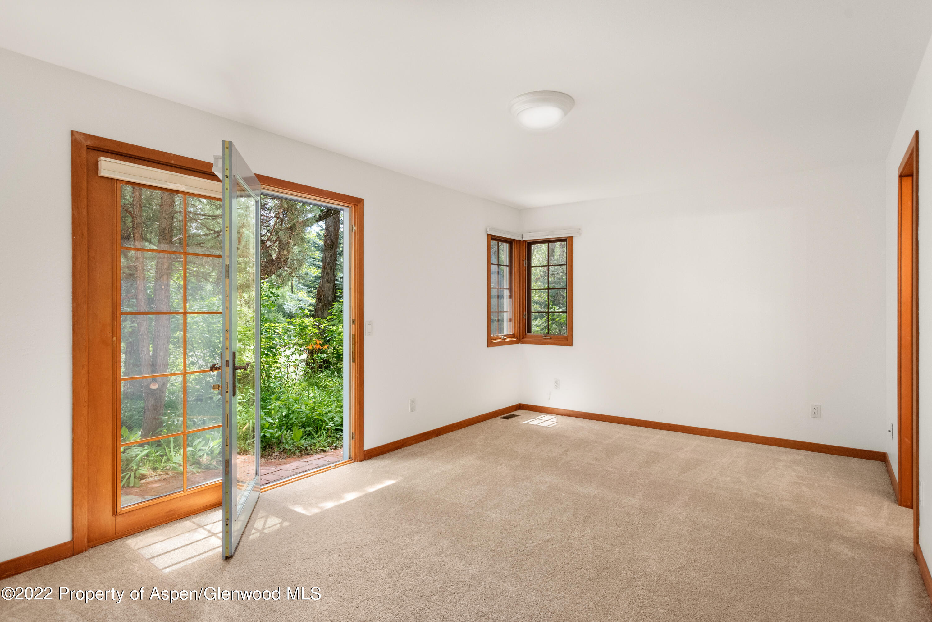 180 River Oaks Lane Property Photo 17