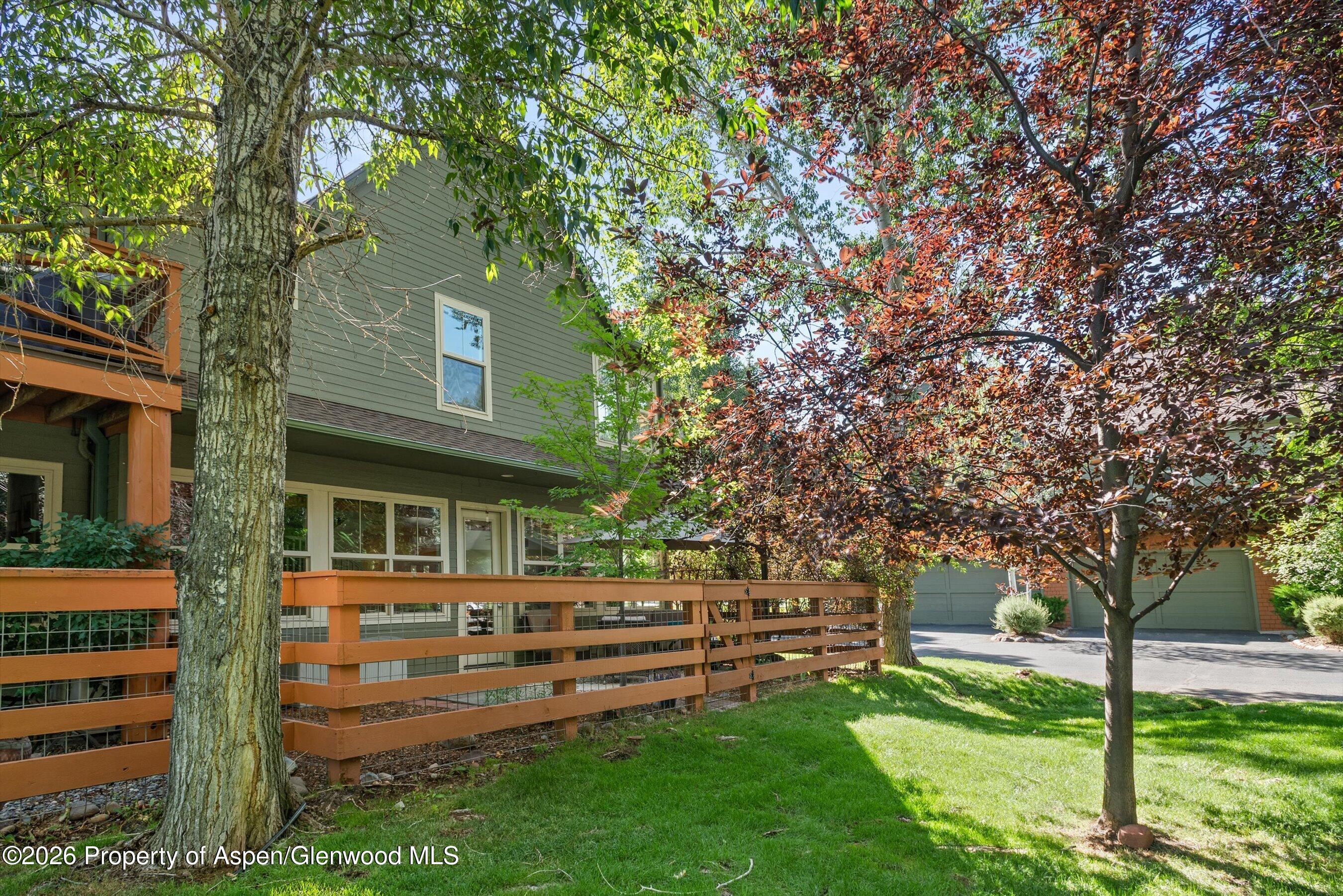 520 Evans Court Property Photo 3