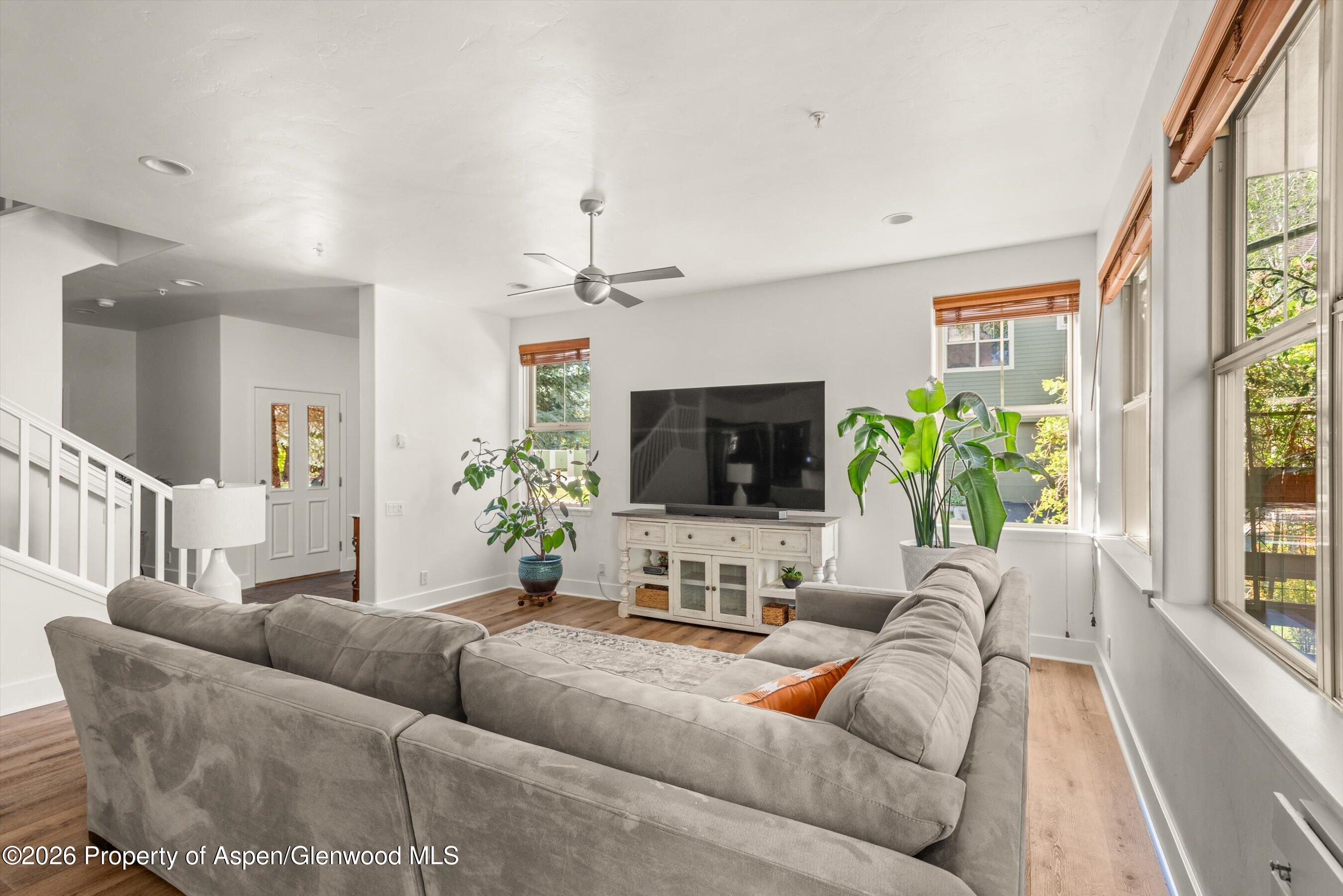 520 Evans Court Property Photo 8