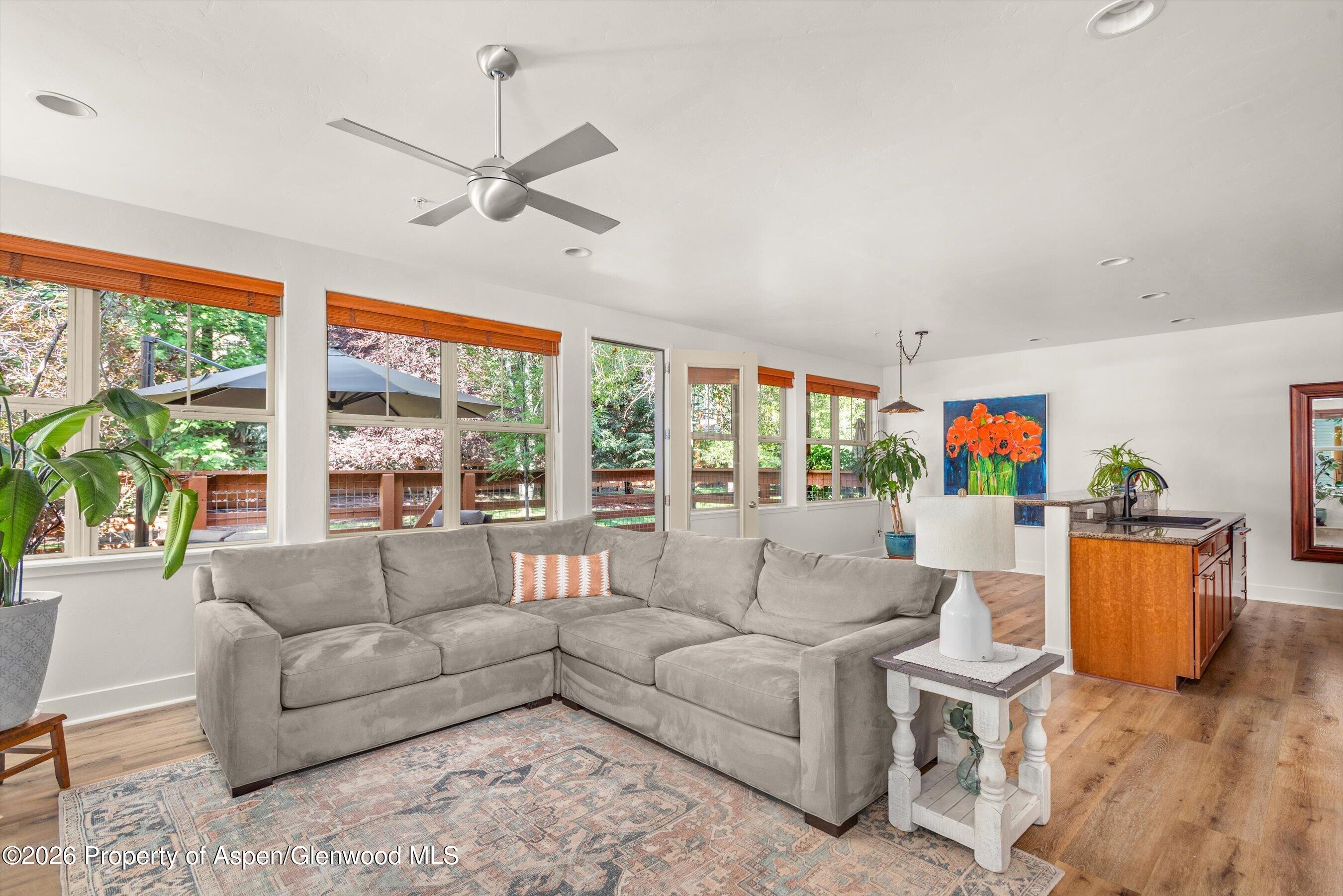 520 Evans Court Property Photo 10