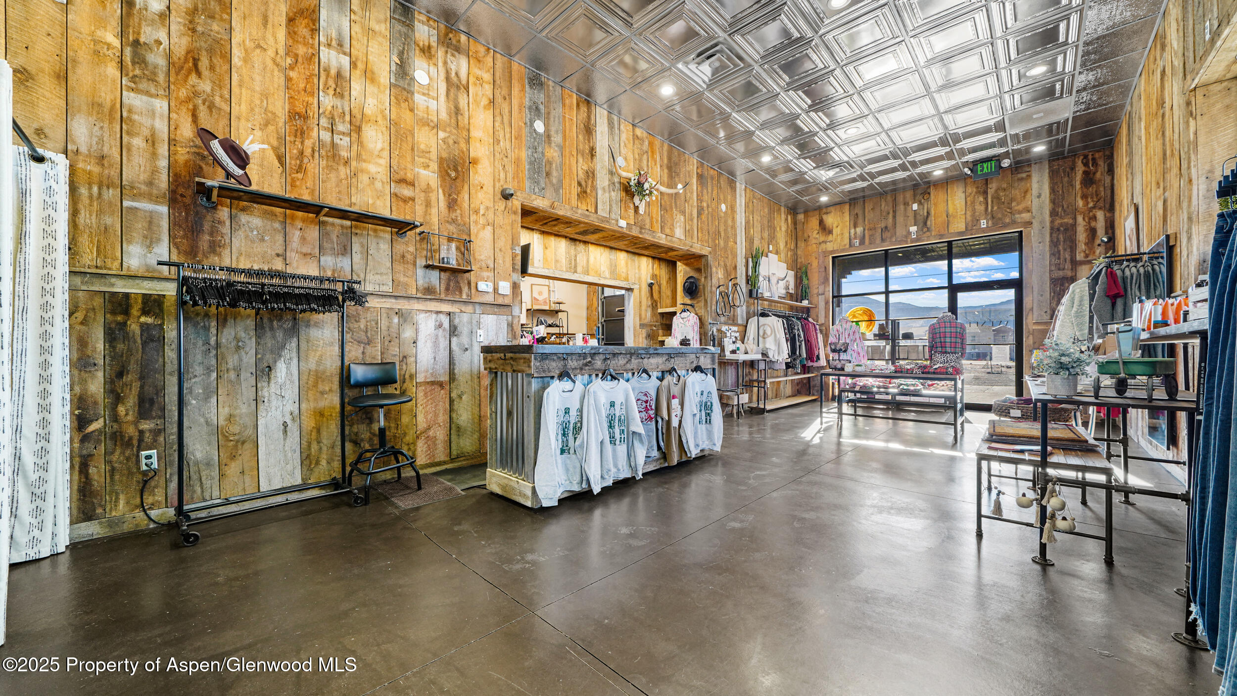 258 S Railroad Avenue Property Photo 6
