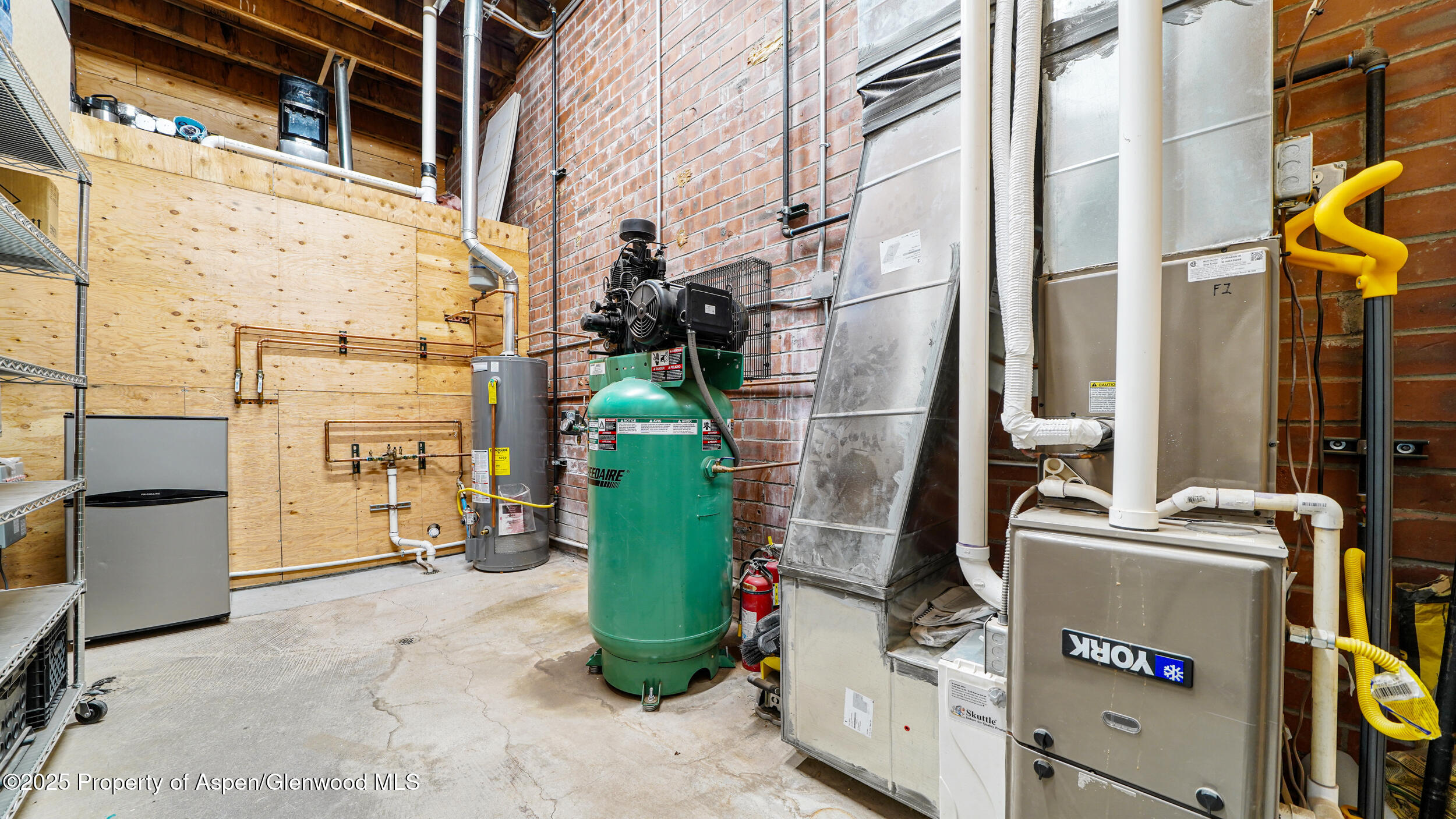 258 S Railroad Avenue Property Photo 13