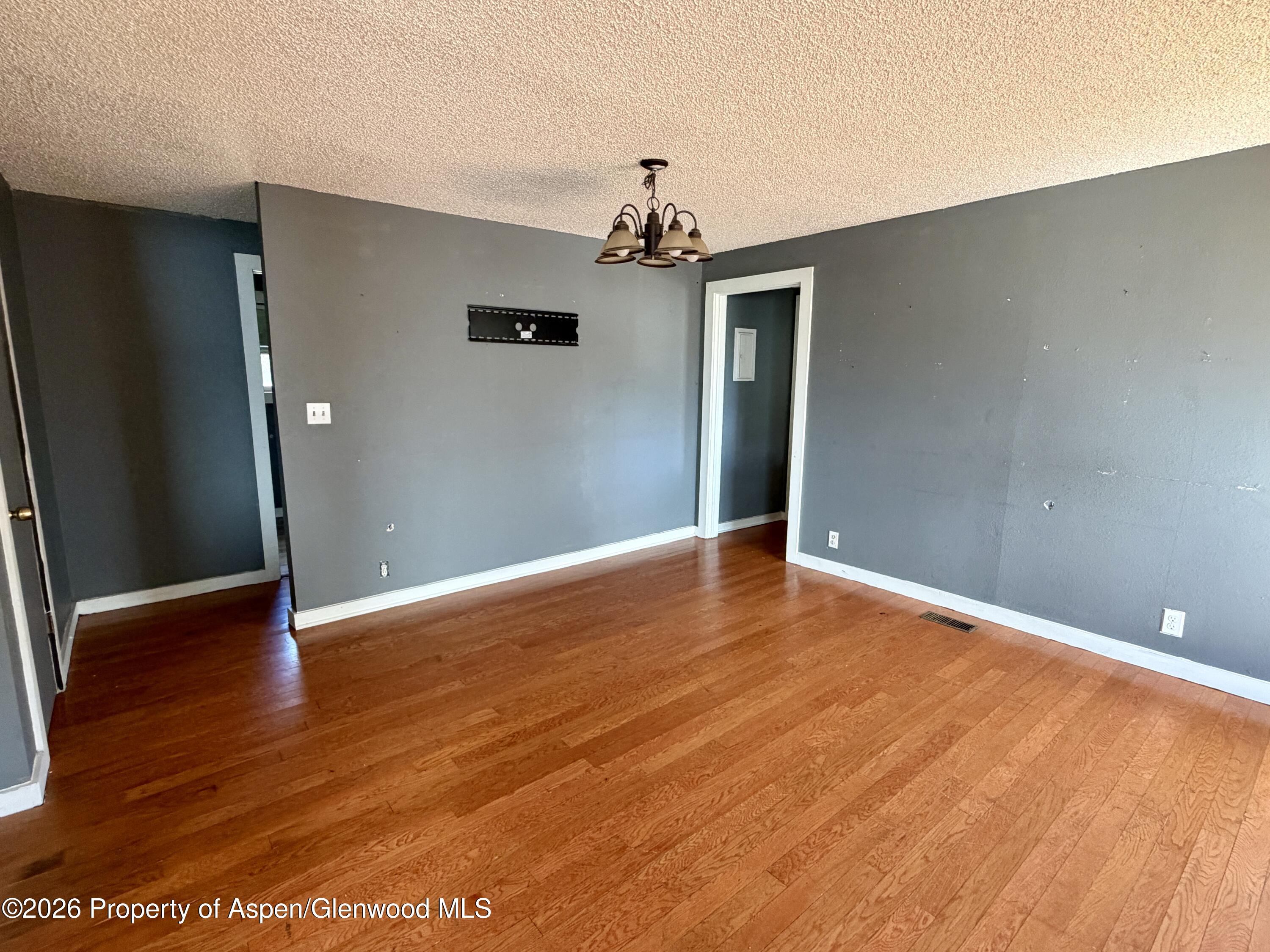 1276 Hill Street Property Photo 2
