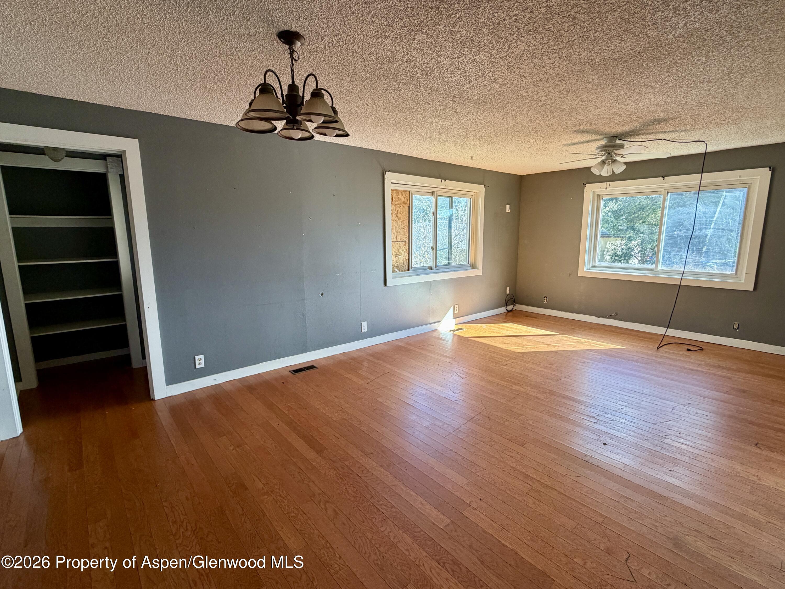 1276 Hill Street Property Photo 4