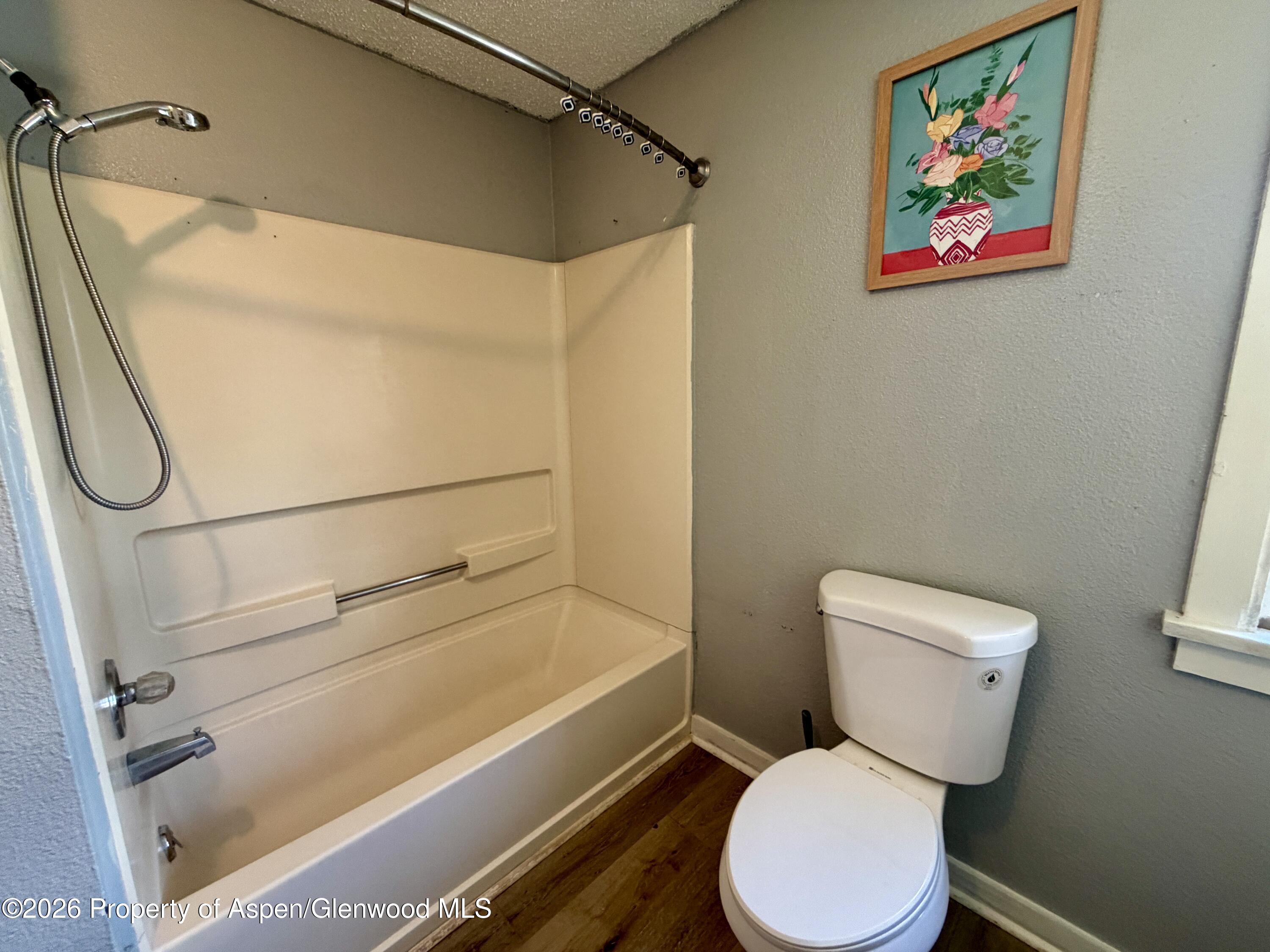 1276 Hill Street Property Photo 9