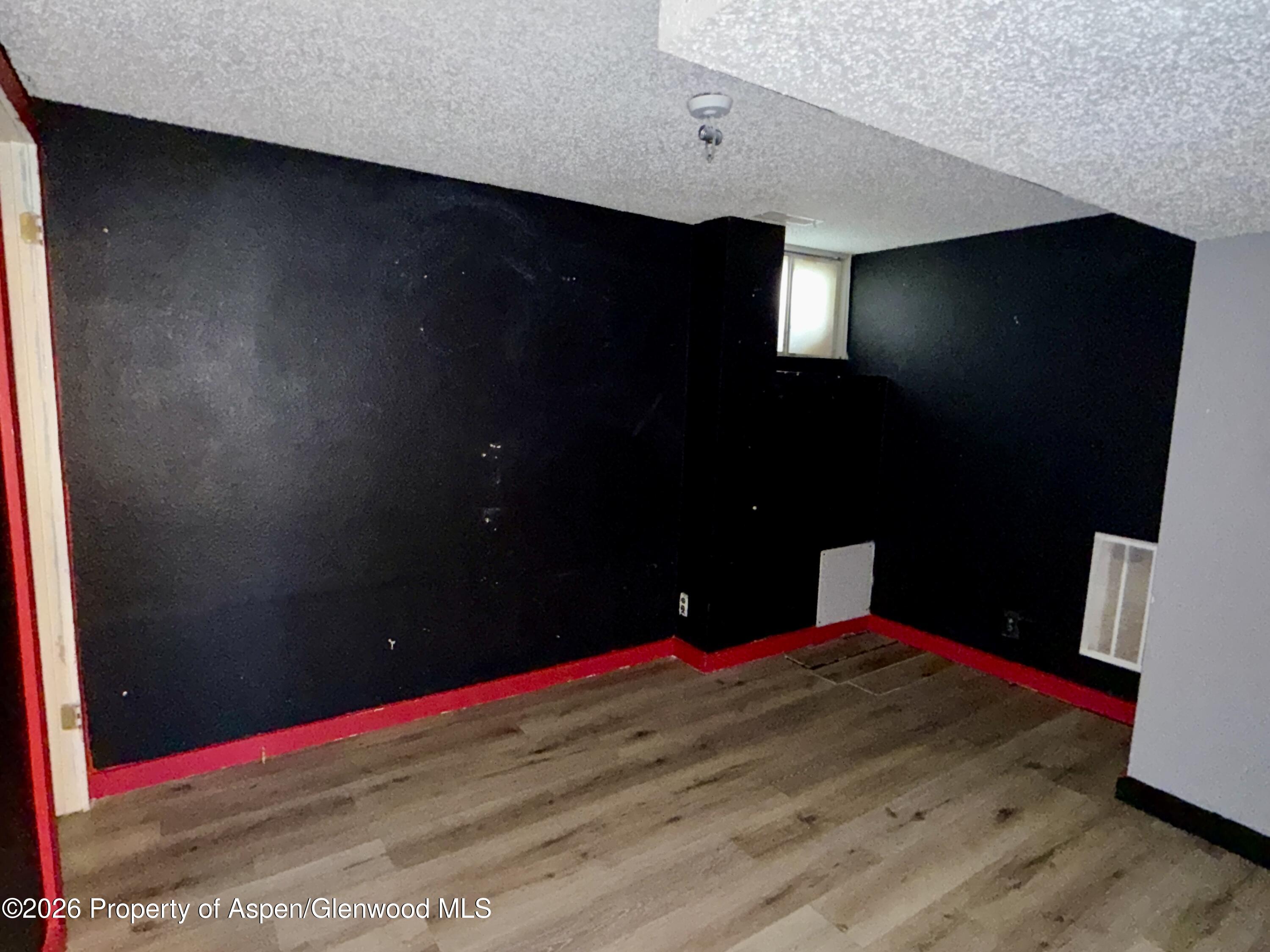 1276 Hill Street Property Photo 14