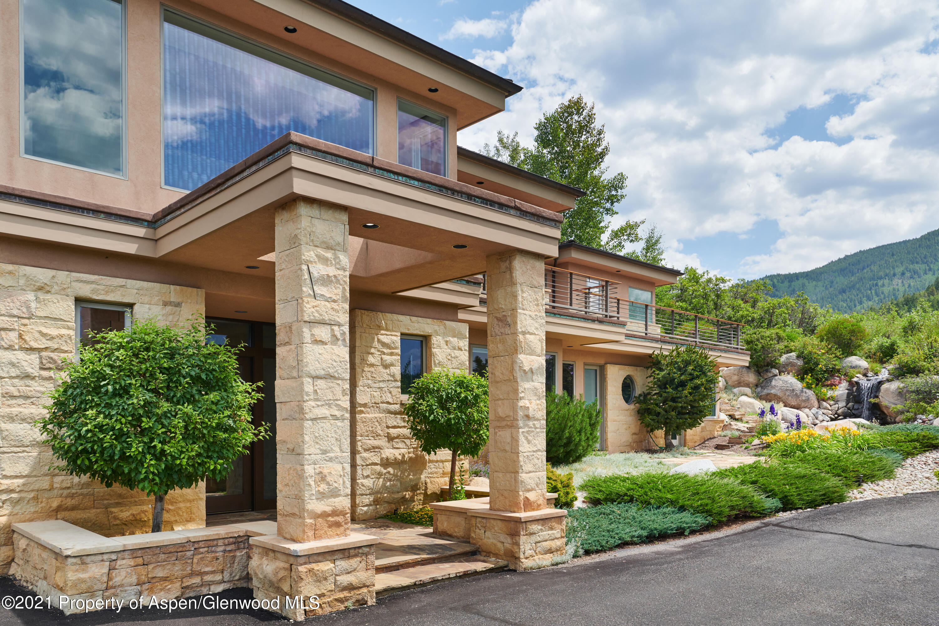 804 Hunter Creek Road Property Photo 1