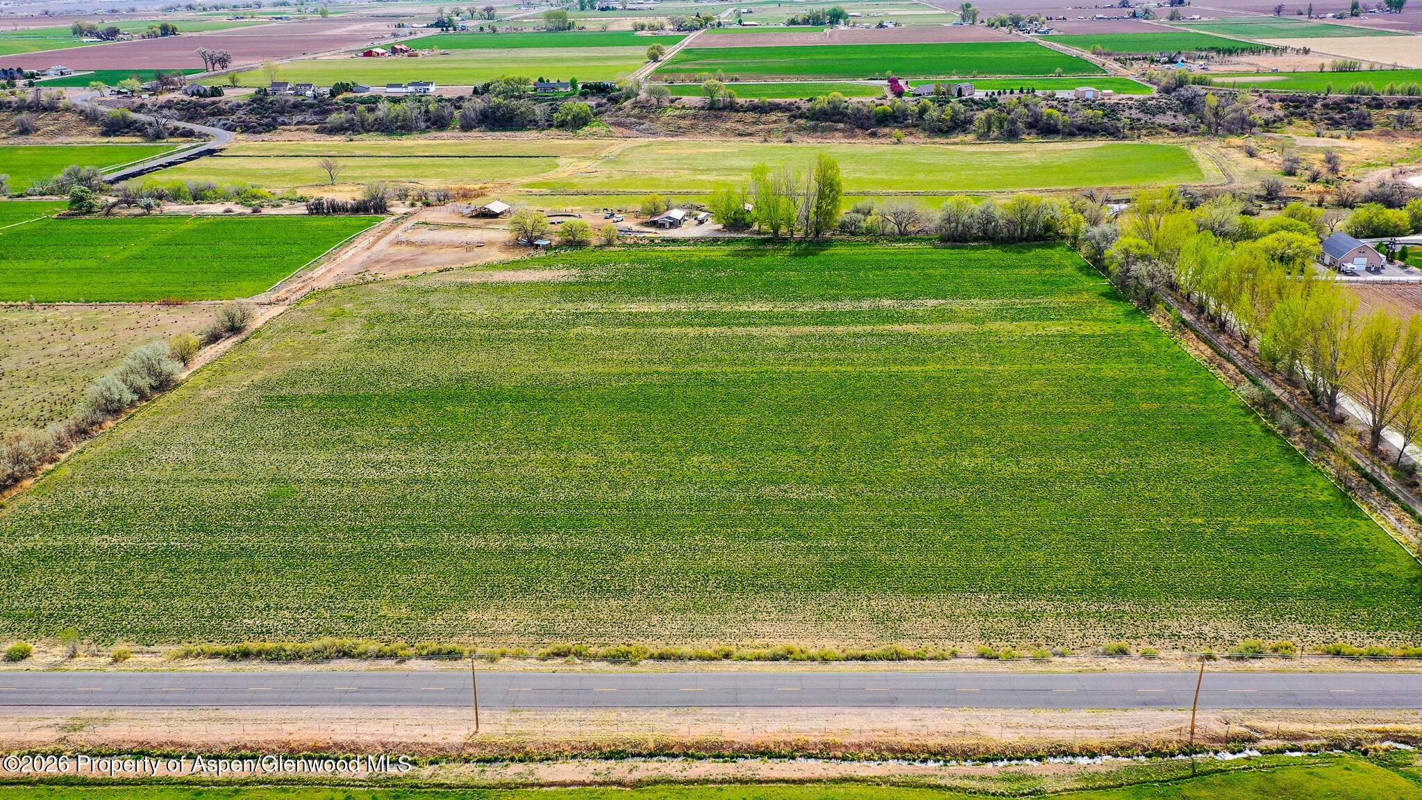 582 1600 Road Property Photo 2