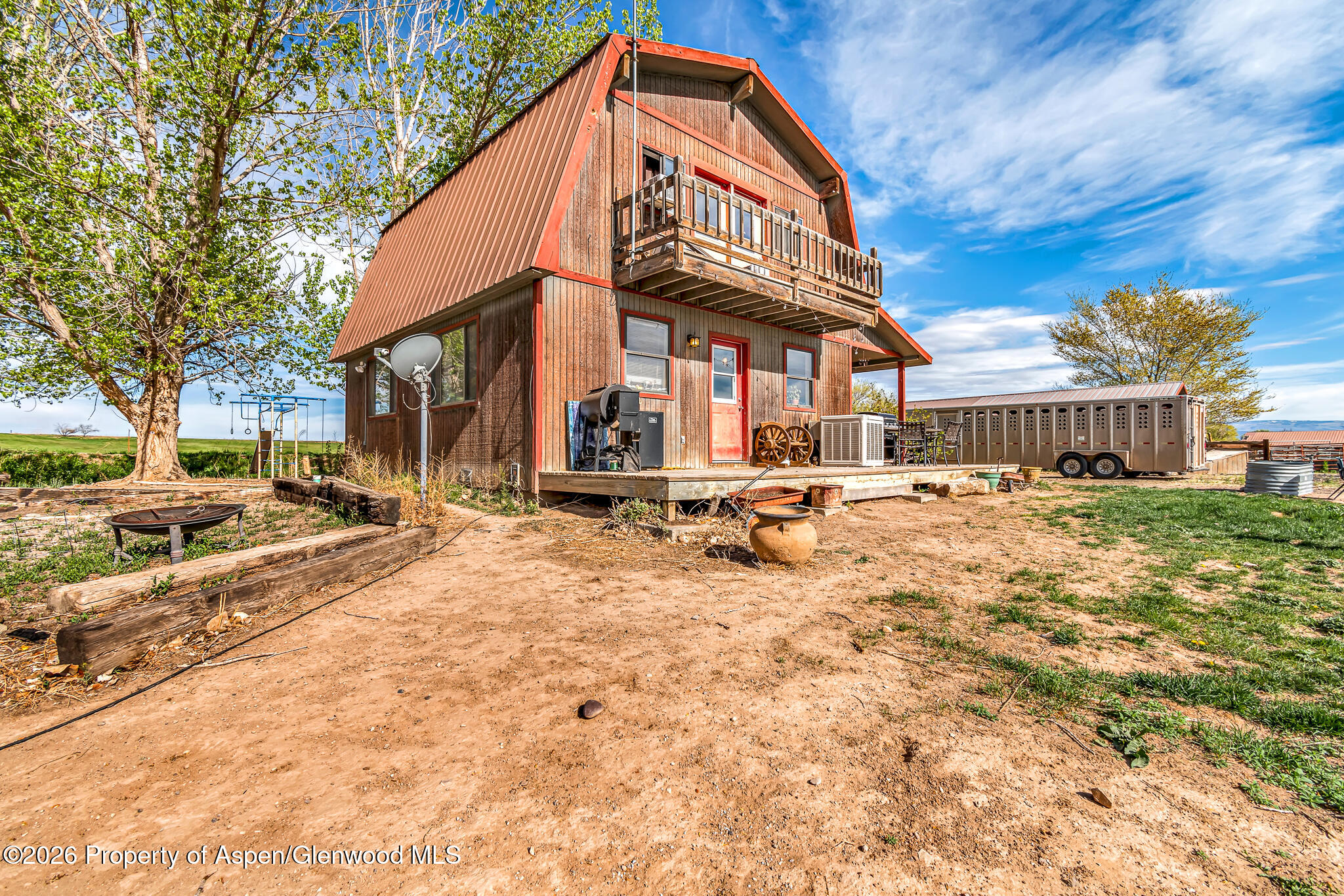582 1600 Road Property Photo 4