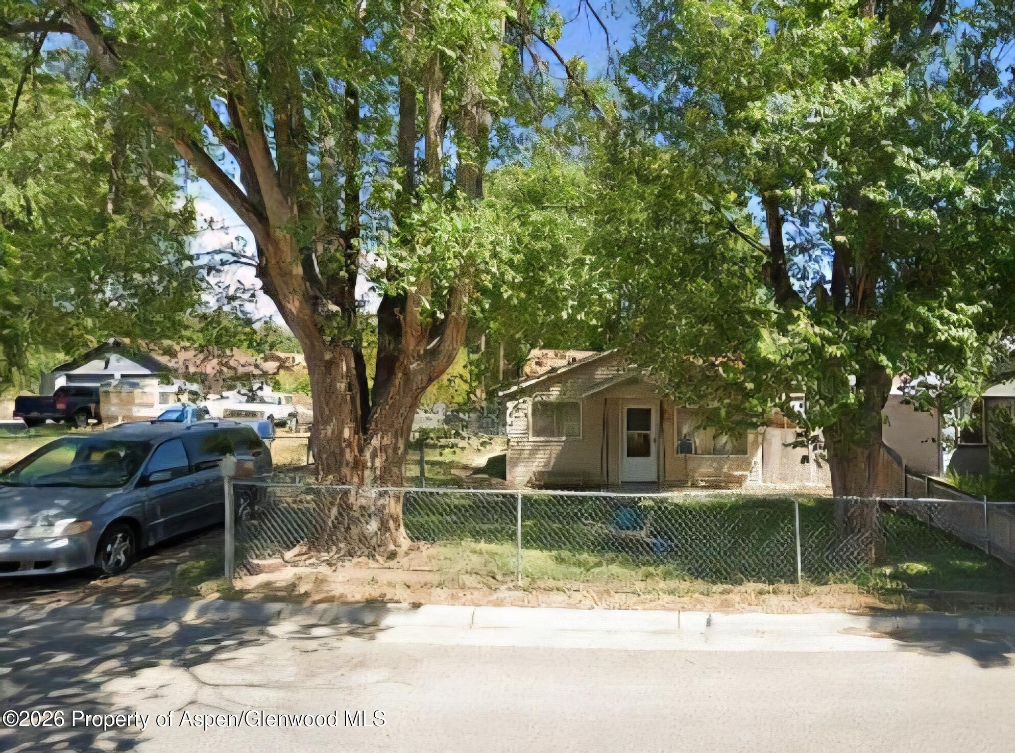 910 Park Avenue Property Photo 1
