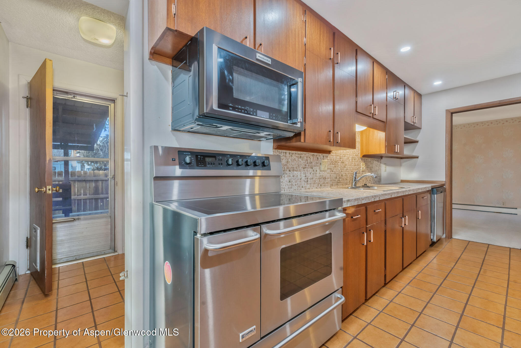 805 Rose Street Property Photo 11