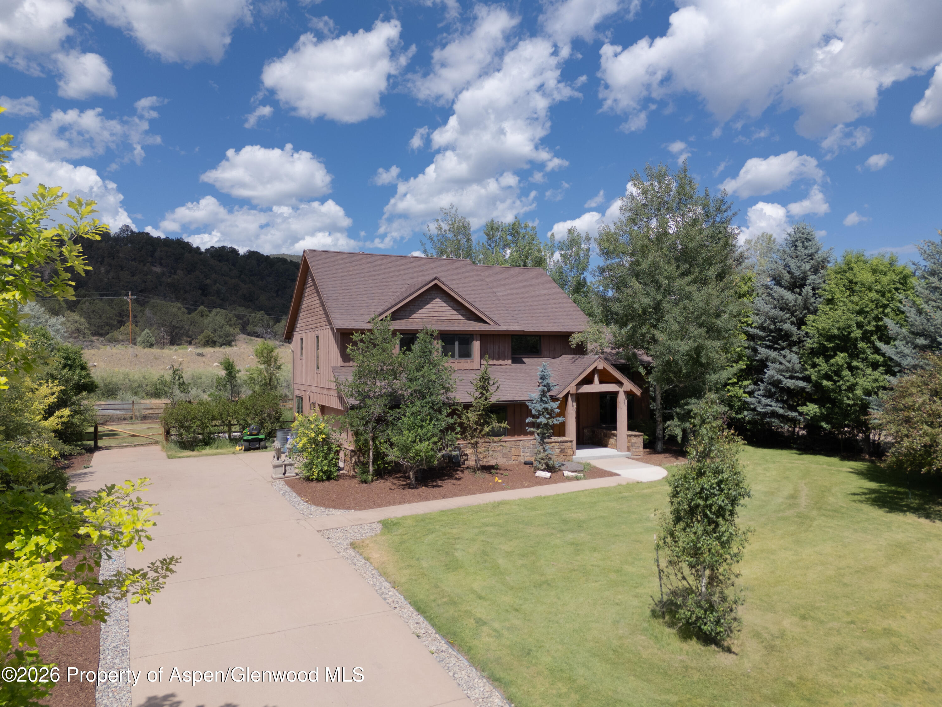 33 Iron Horse Road Property Photo 3
