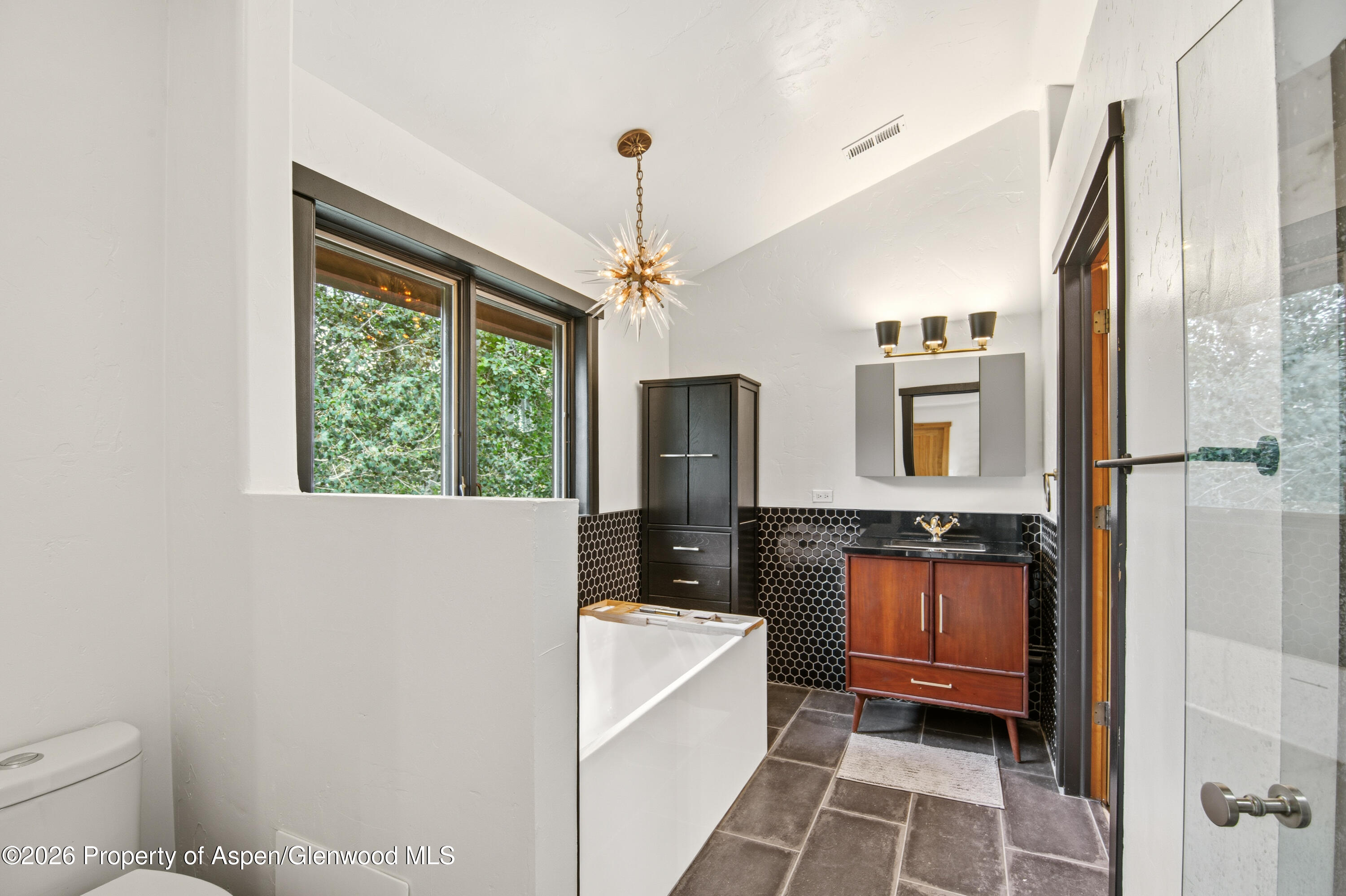 33 Iron Horse Road Property Photo 14