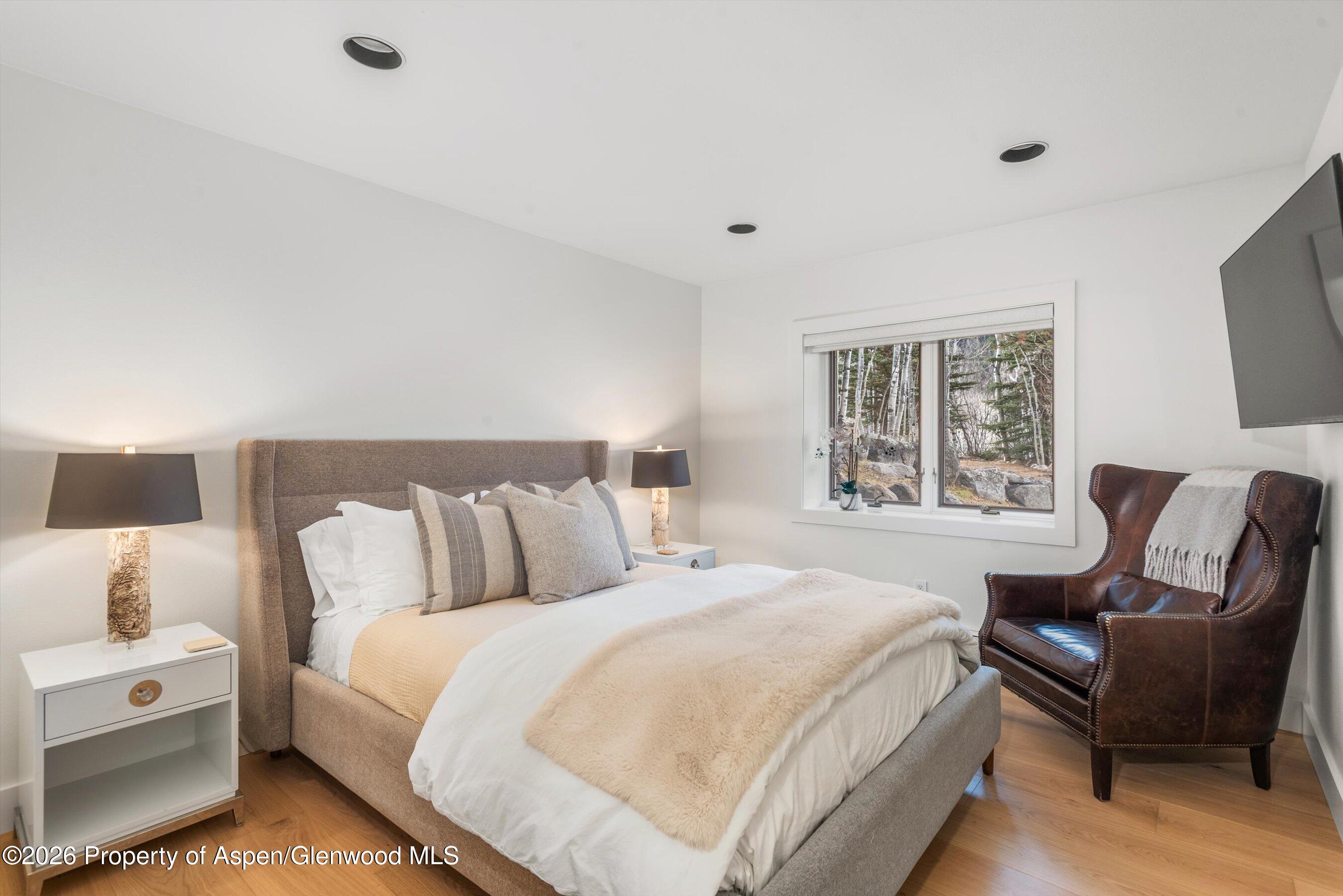 193637 Property Photo 27