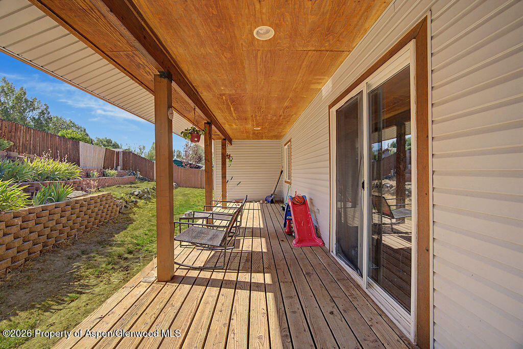 1139 Wilson Circle Property Photo 3