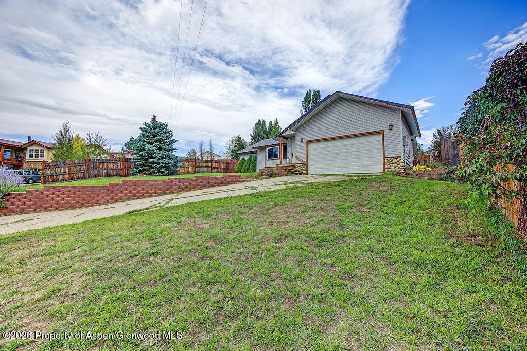1139 Wilson Circle Property Photo 3