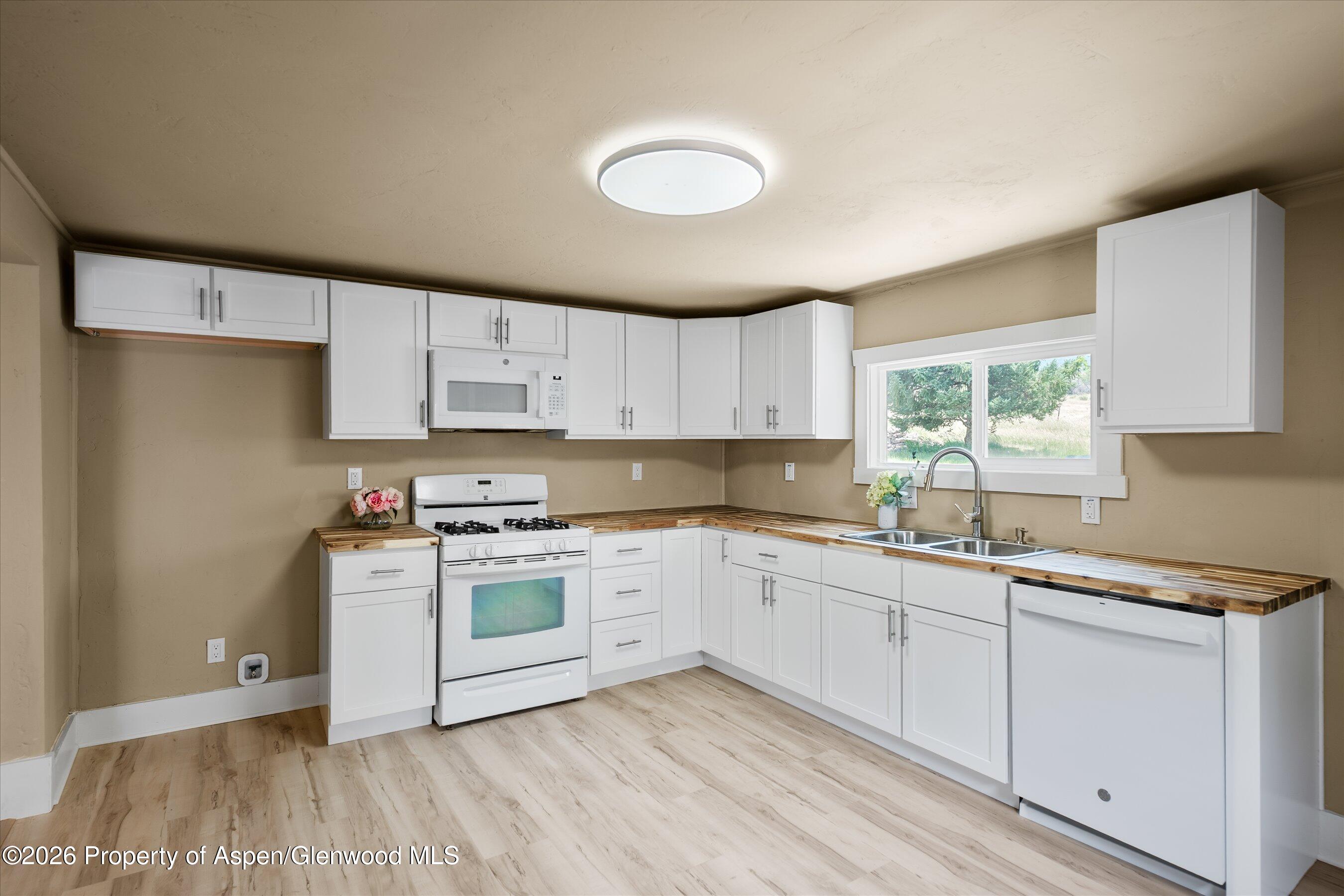 245 County Road 338 Property Photo 16