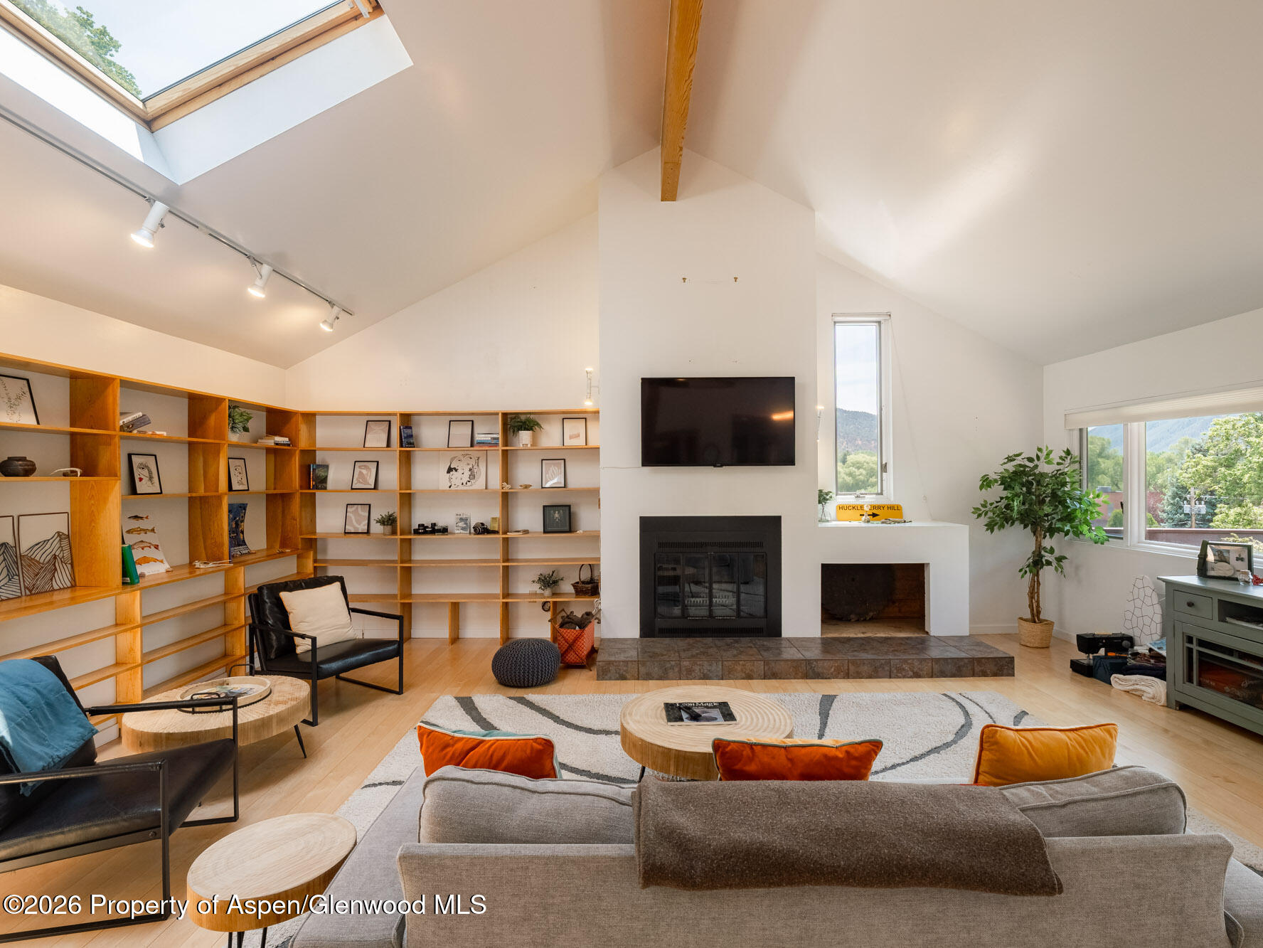 216 E Homestead Drive Property Photo 2