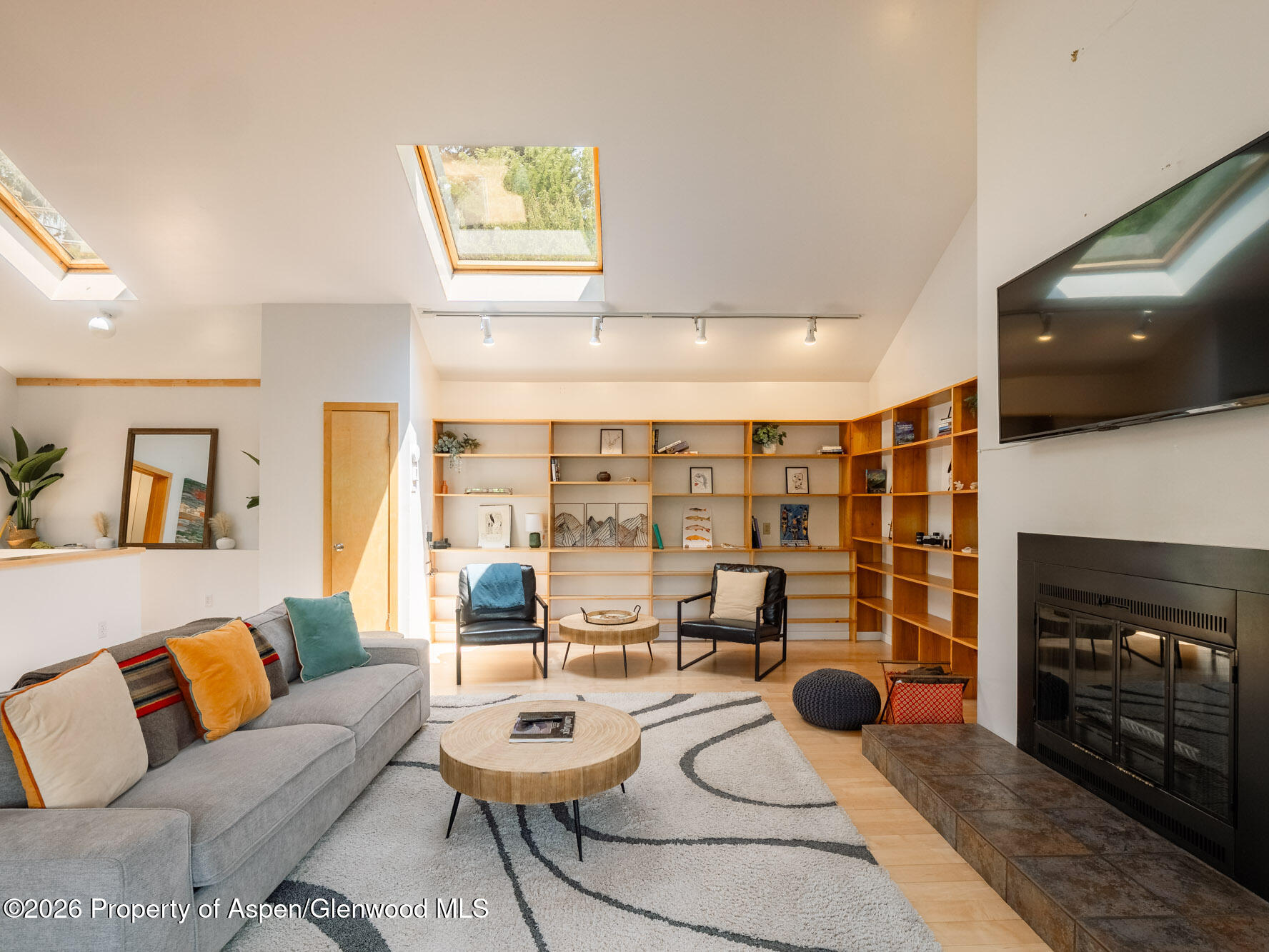 216 E Homestead Drive Property Photo 4