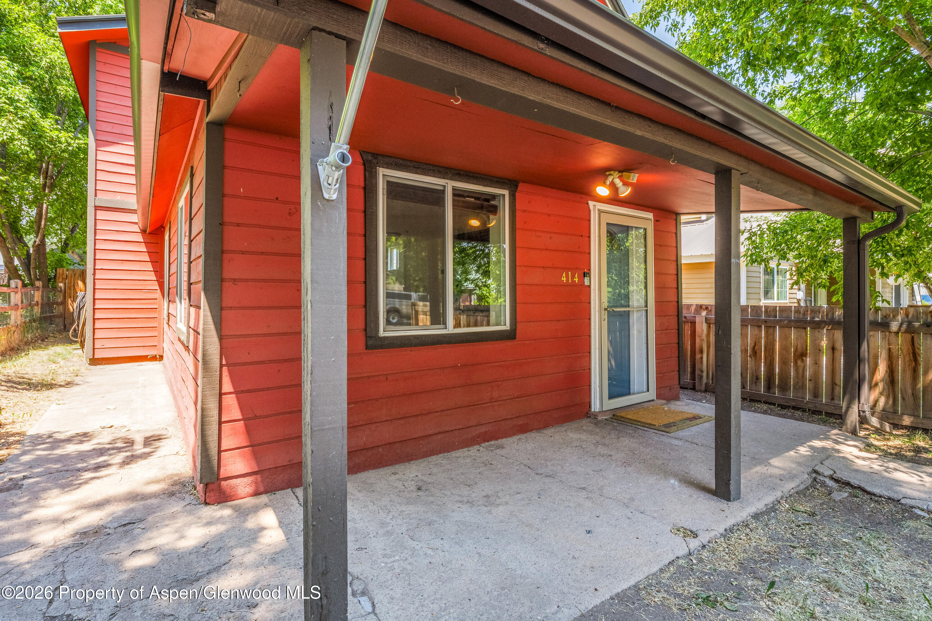 414 2nd Street Property Photo 4