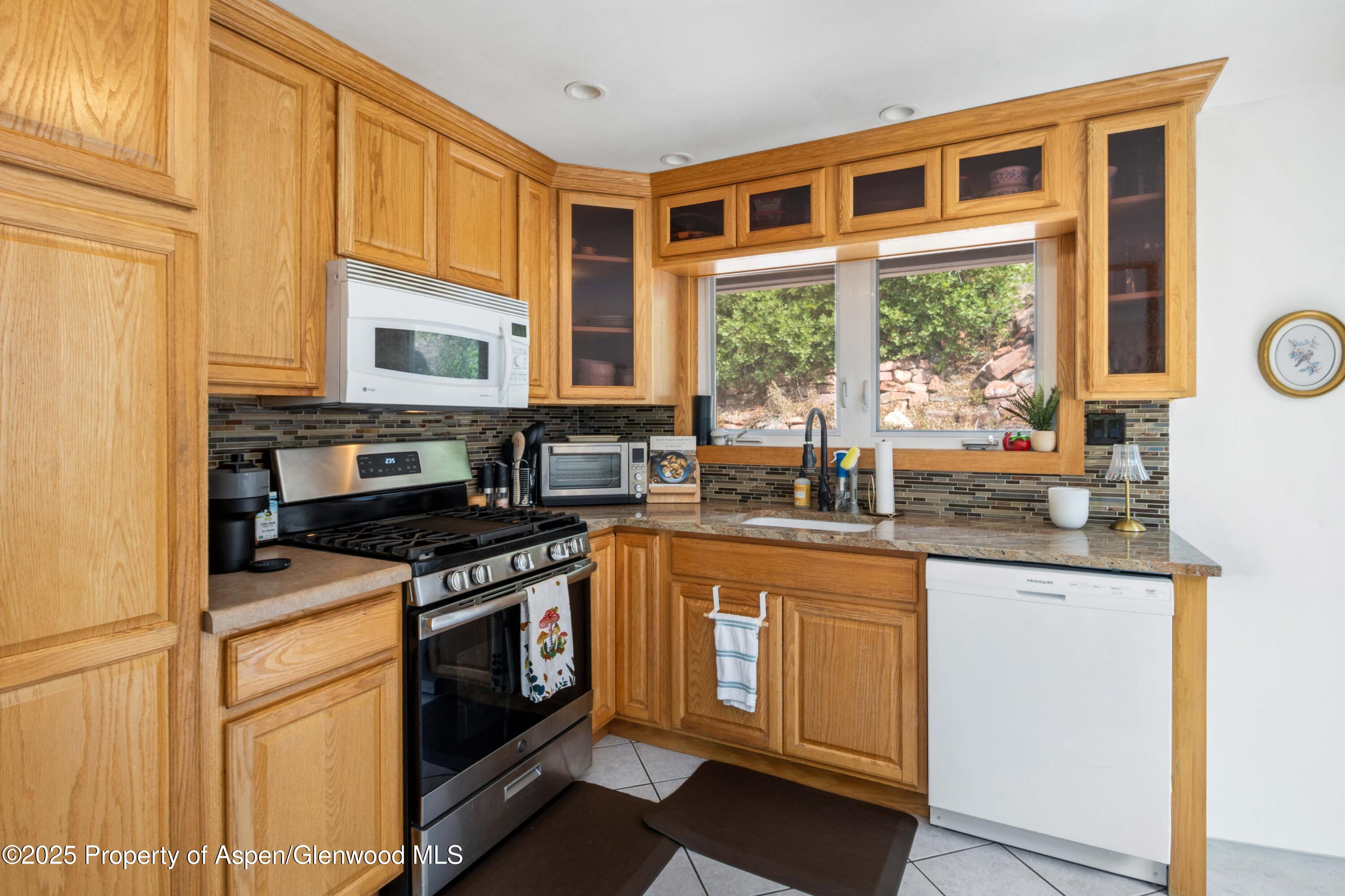 732 Minter Avenue Property Photo 4