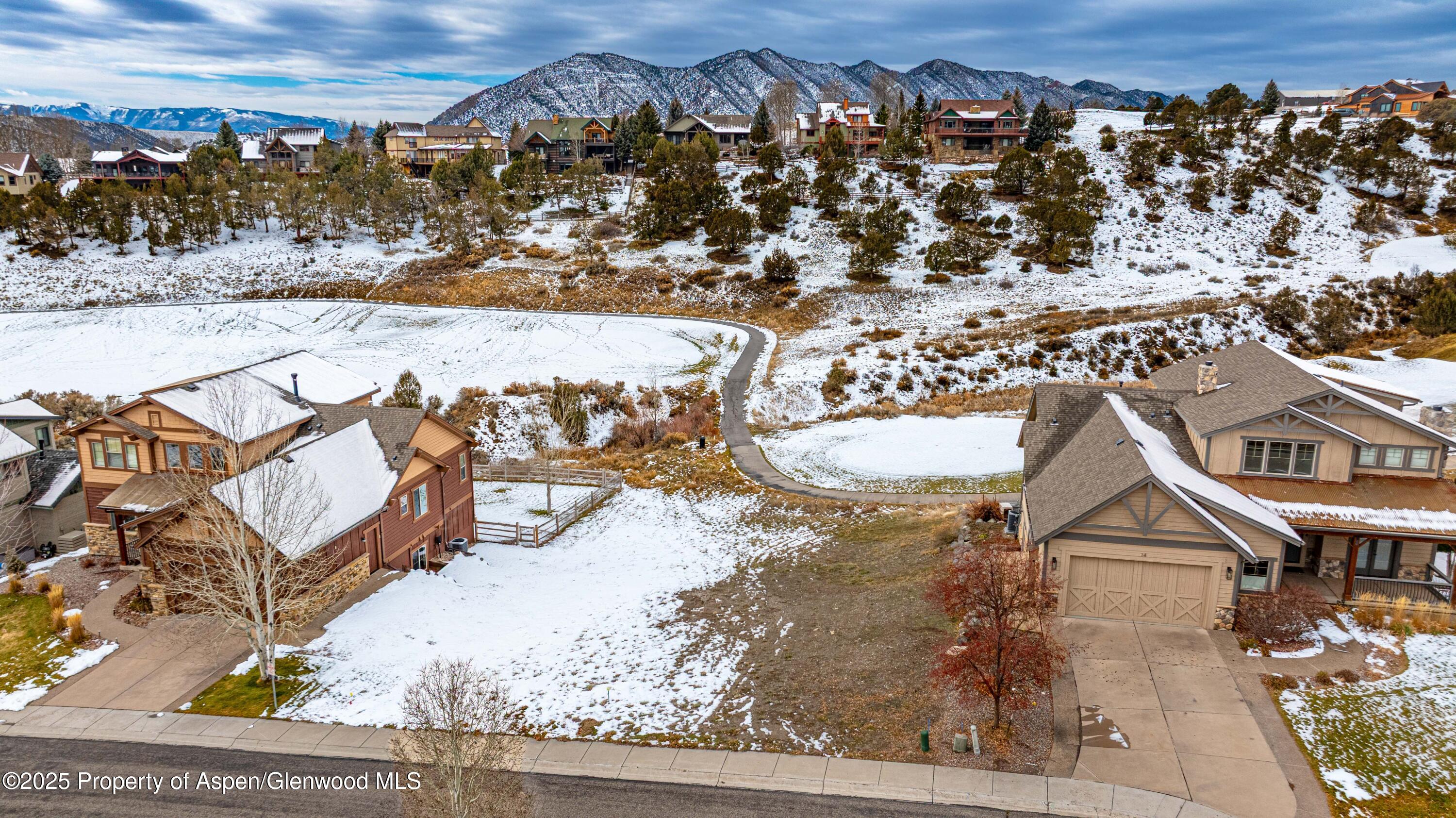22 Antler Loop Property Photo 1