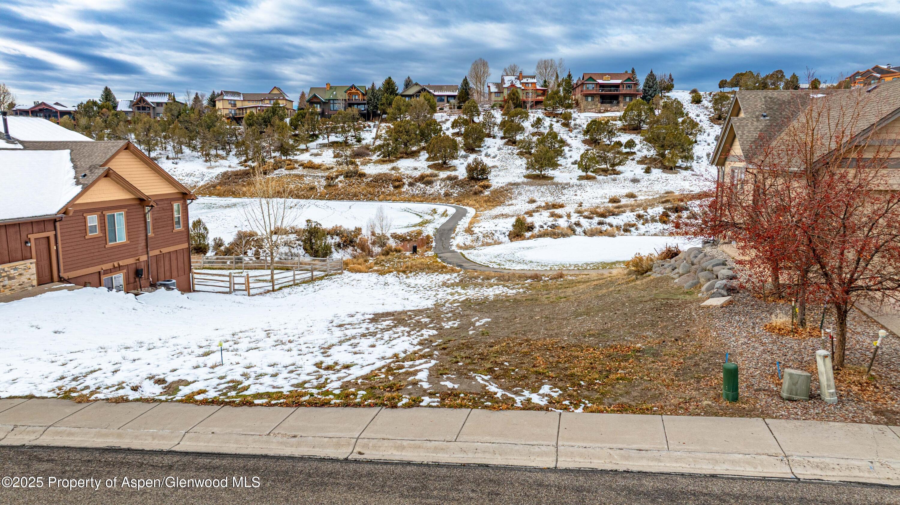 22 Antler Loop Property Photo 2