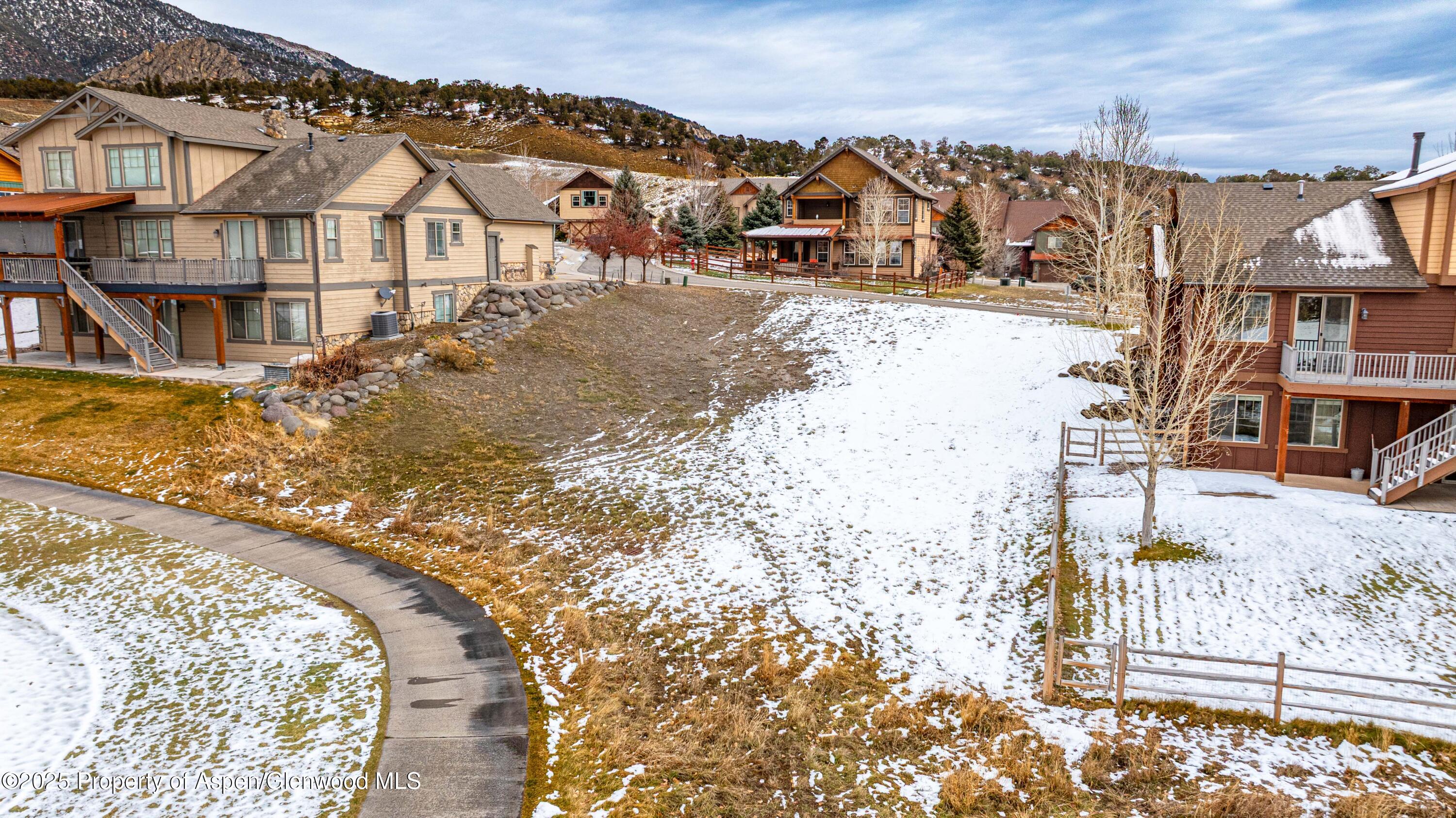 22 Antler Loop Property Photo 3