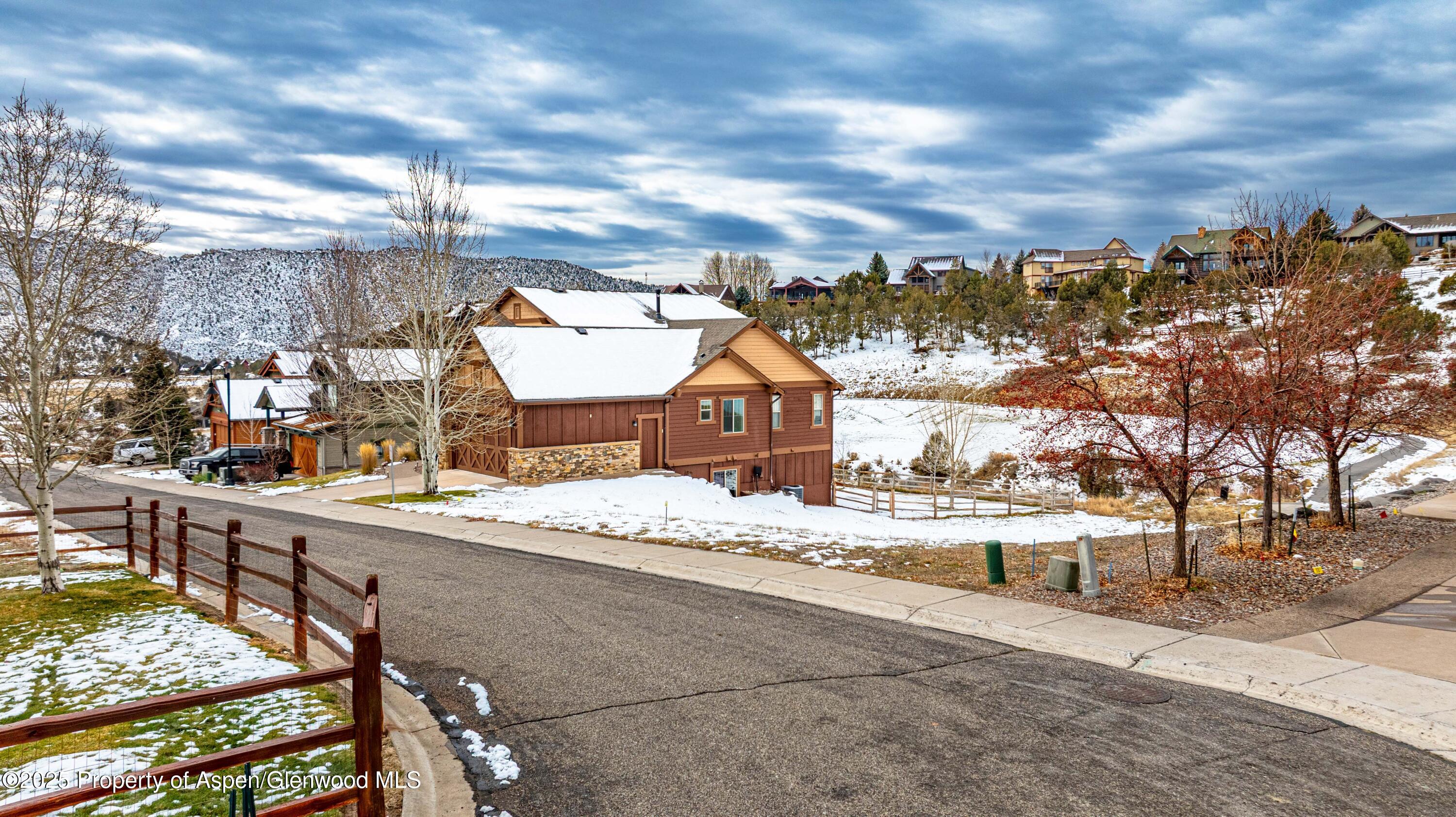 22 Antler Loop Property Photo 4