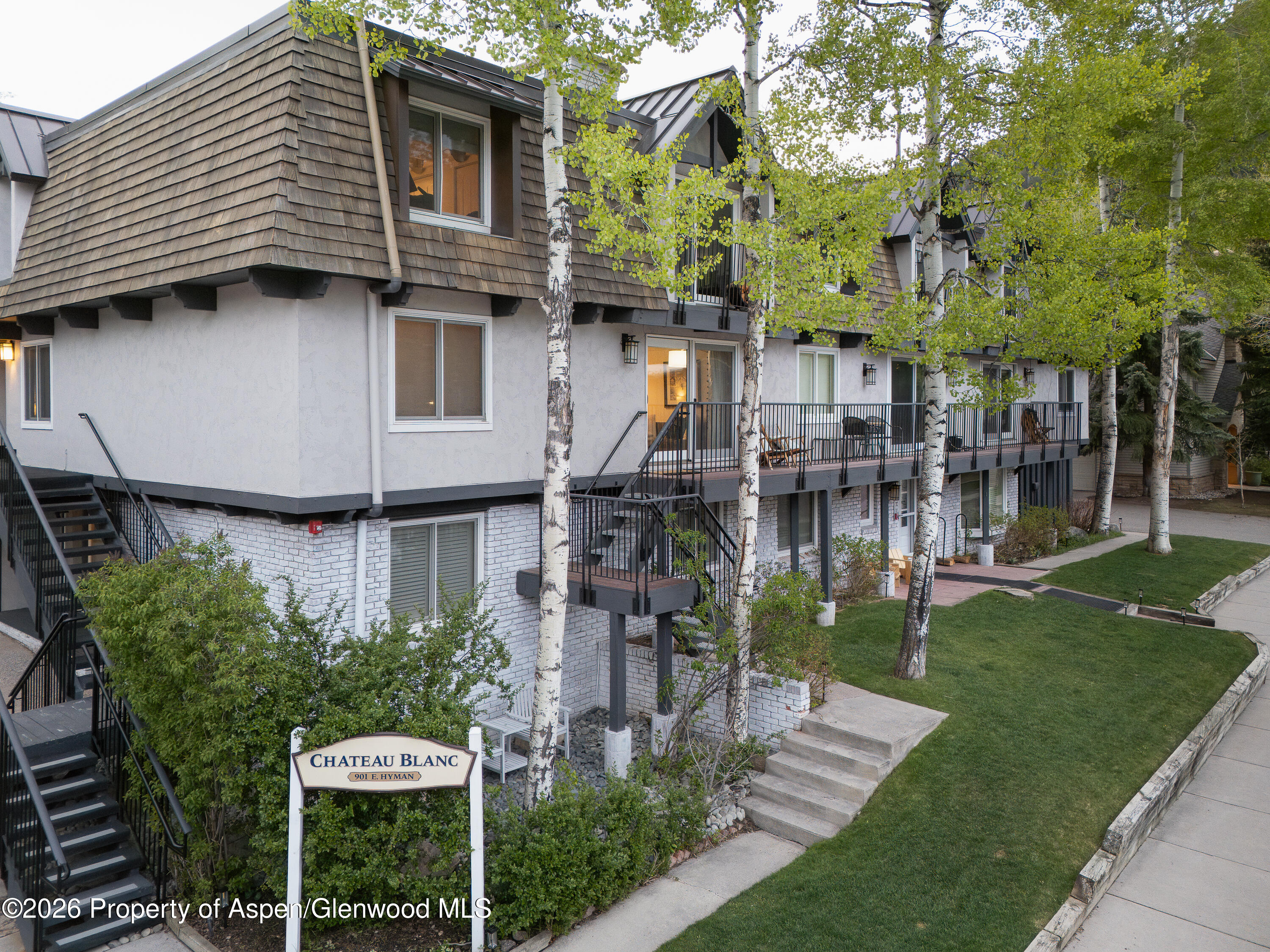 901 E Hyman Avenue 4 Property Photo 14