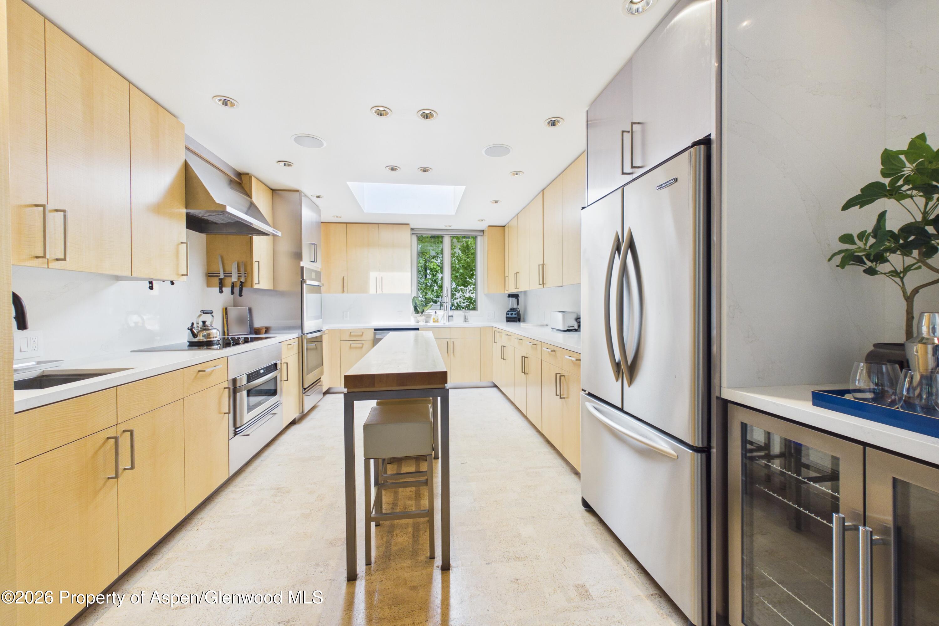 506 W Hallam Street Property Photo 12