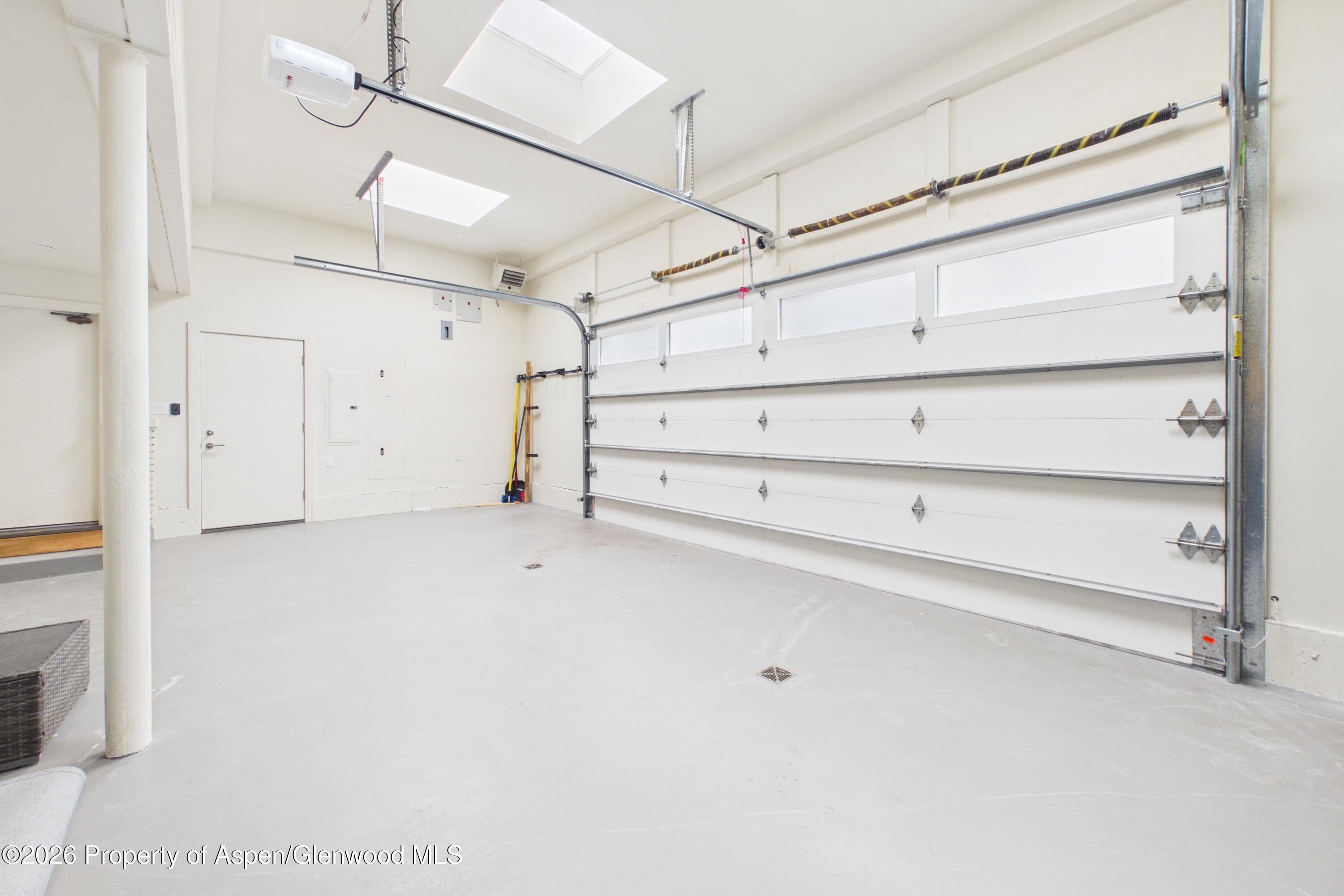 506 W Hallam Street Property Photo 33