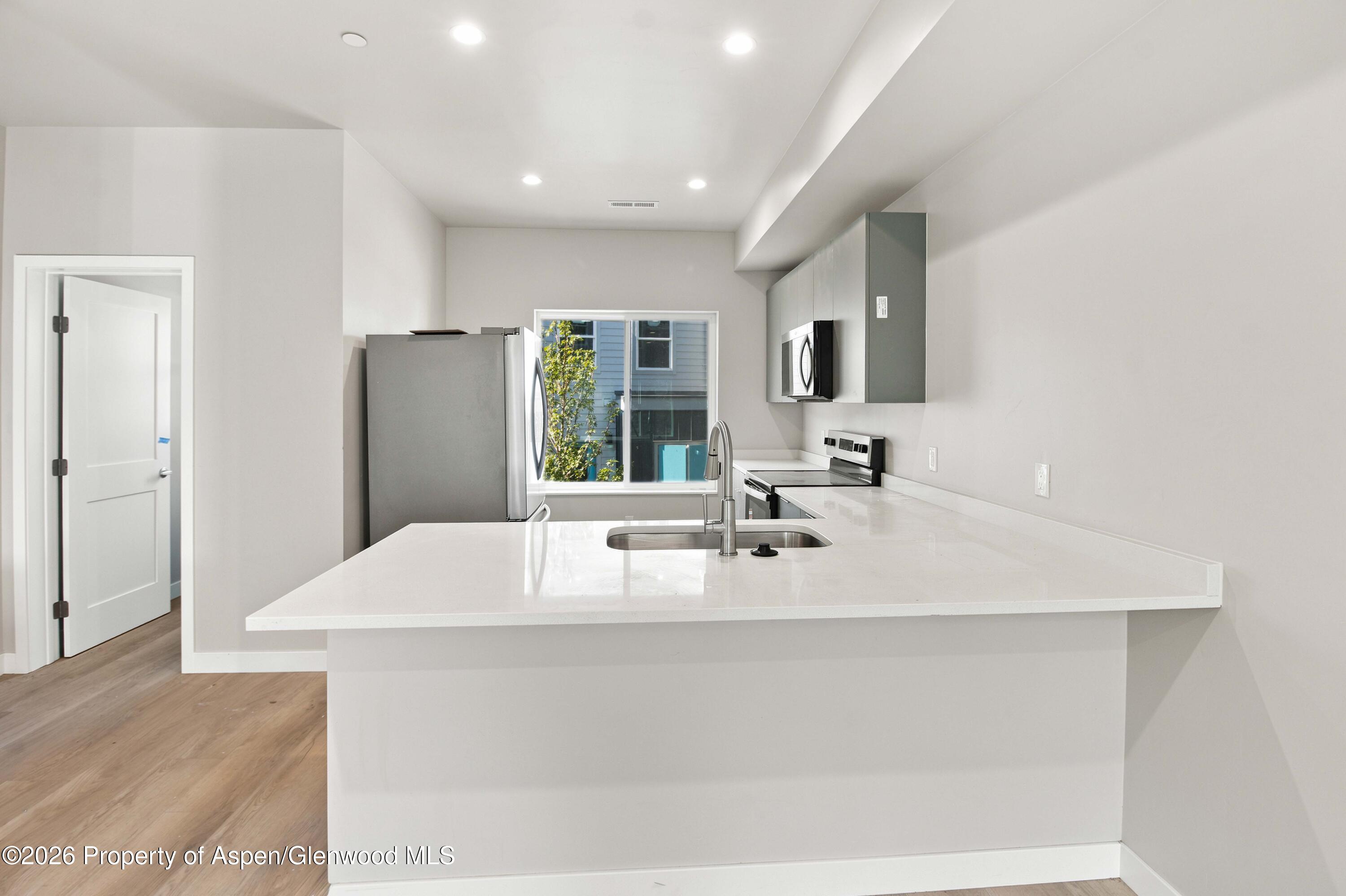 619 Overlin Drive 6-11 Property Photo 3